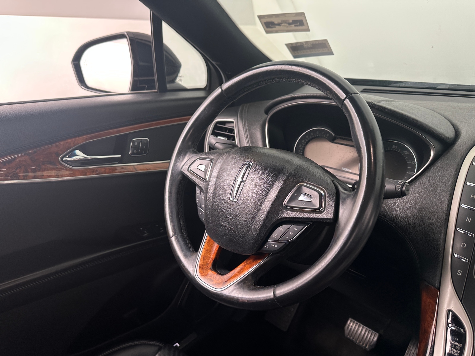 Thumbnail: 2017 Lincoln MKX - 4