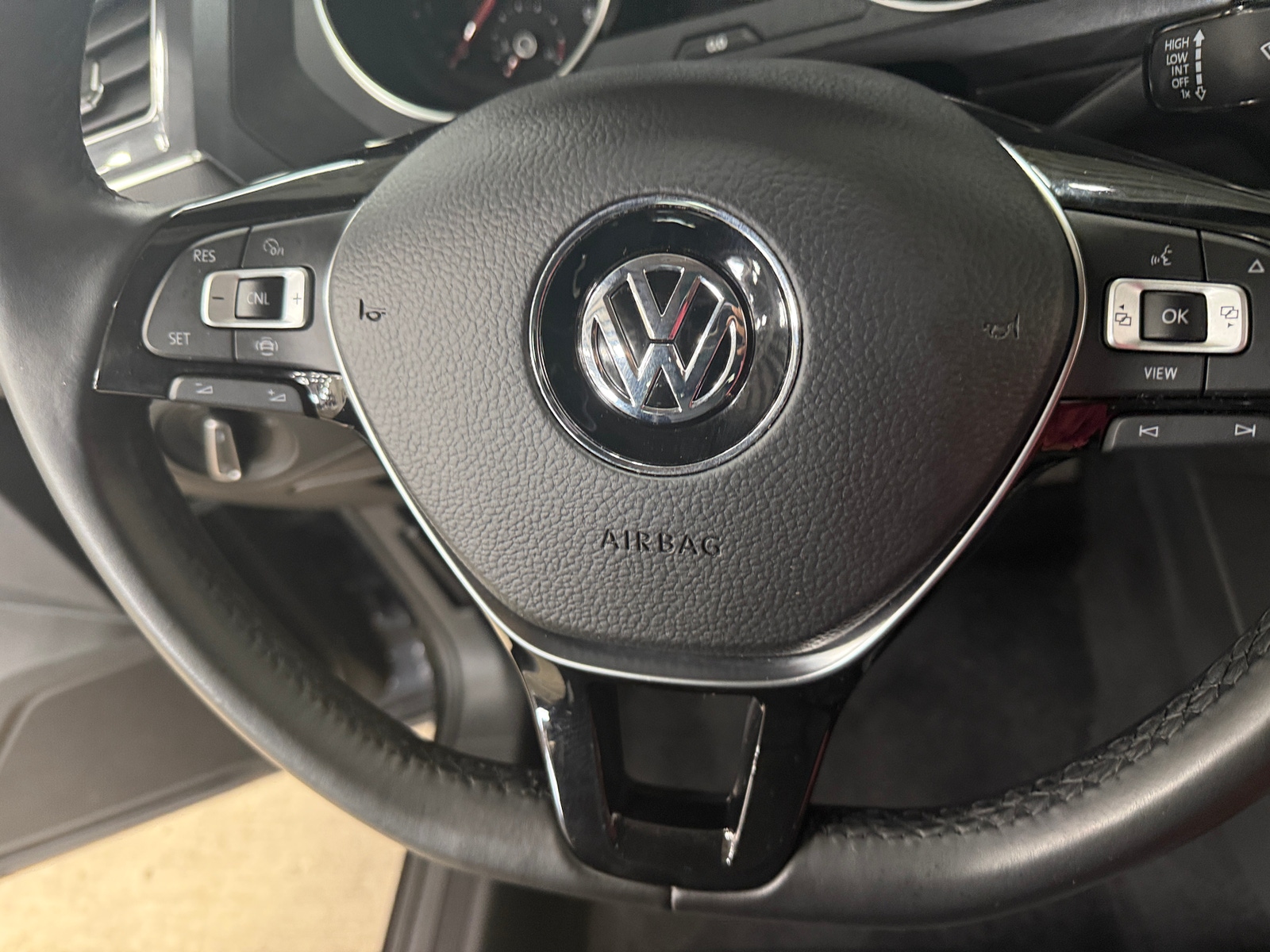 Thumbnail: 2019 Volkswagen Tiguan - 4