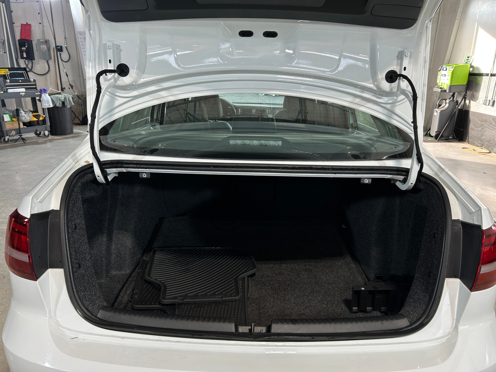 Thumbnail: 2018 Volkswagen Jetta - 6