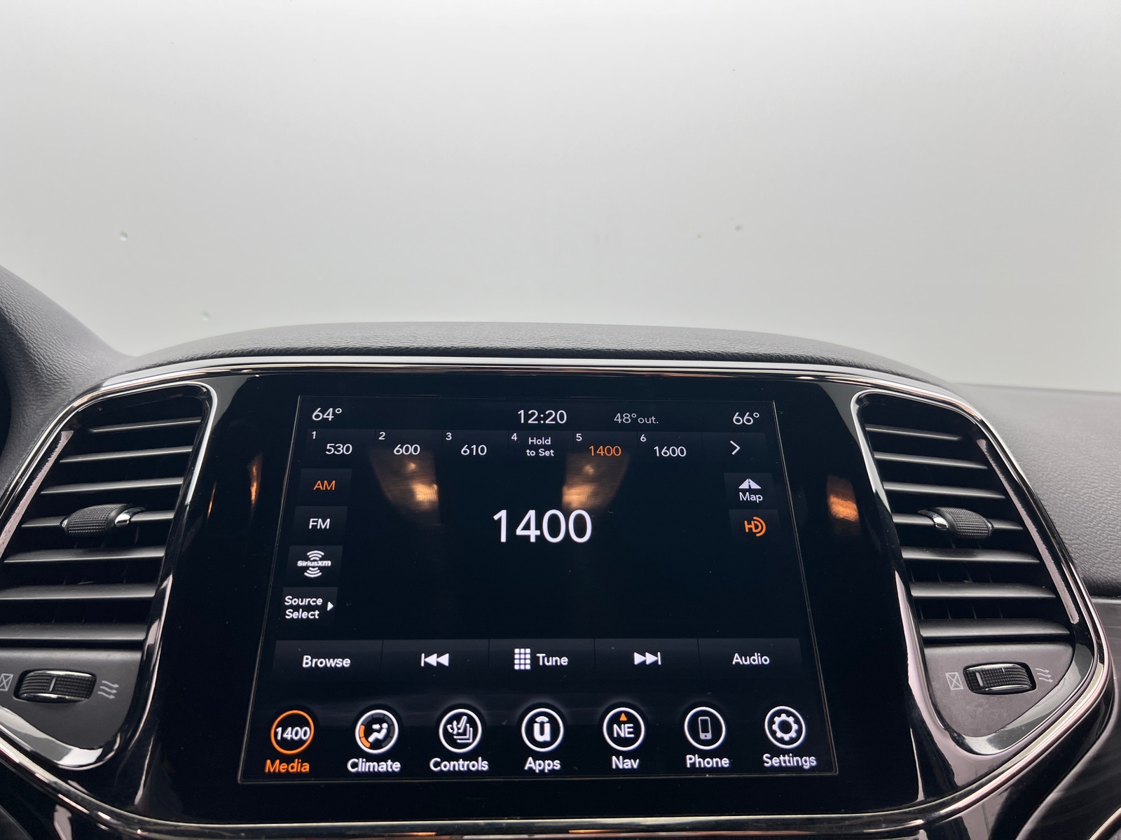 Thumbnail: 2020 Jeep Grand Cherokee - 3