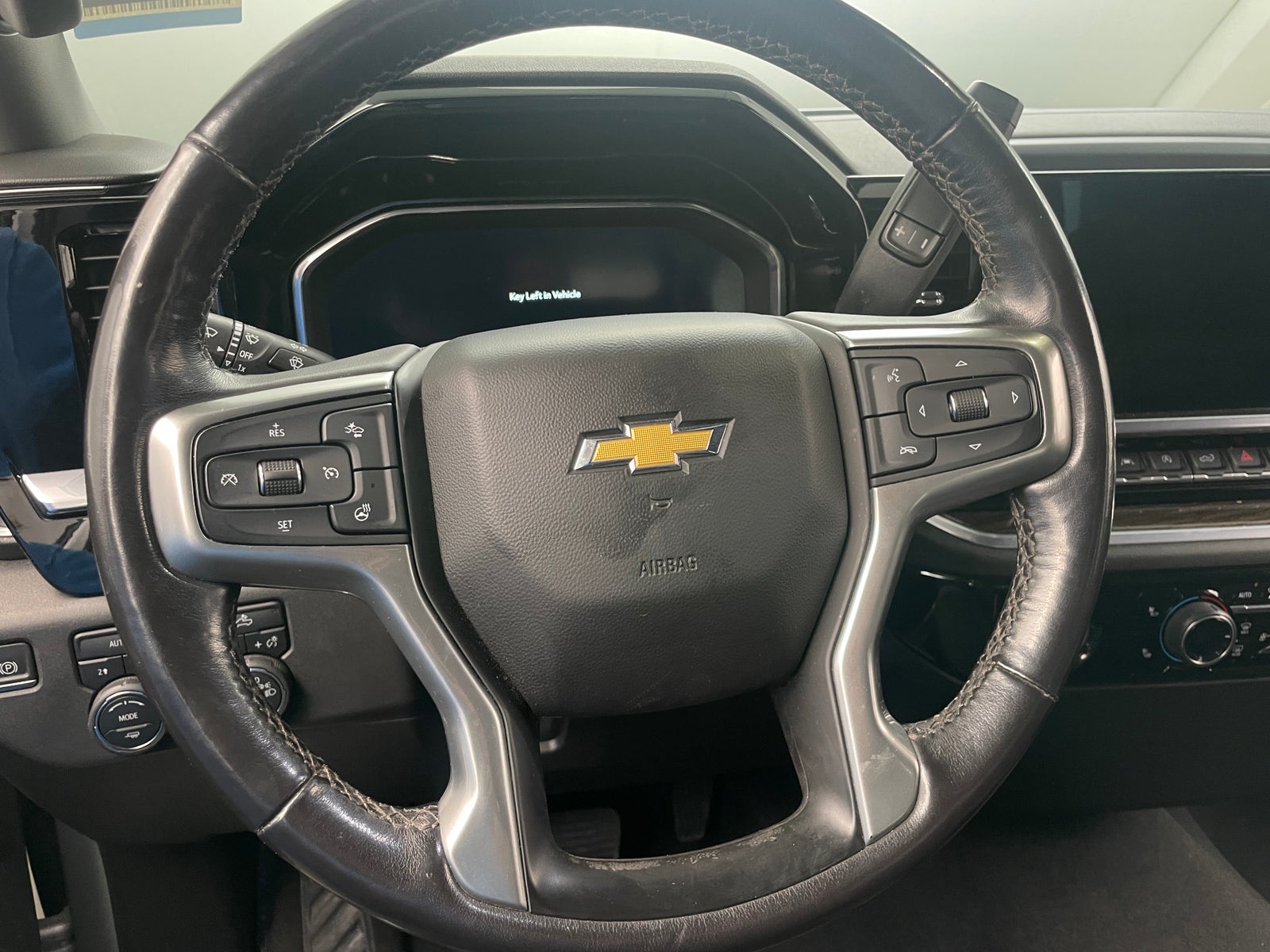 Thumbnail: 2022 Chevrolet Silverado 1500 - 5