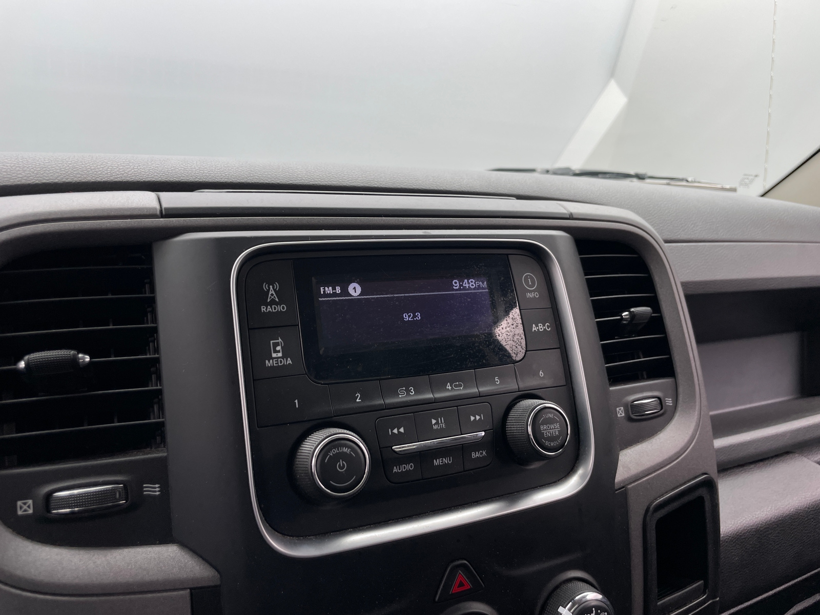 Thumbnail: 2019 RAM 1500 Classic - 4