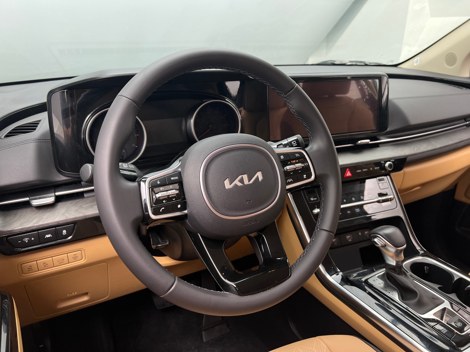 Thumbnail: 2024 Kia Carnival - 4