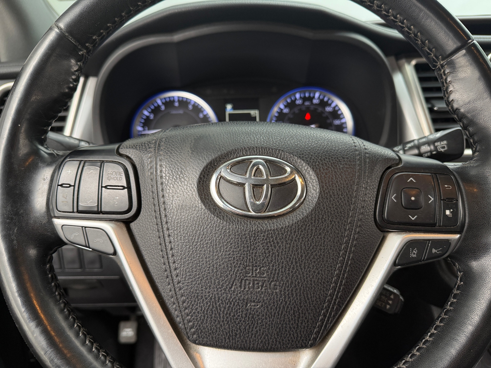 Thumbnail: 2019 Toyota Highlander - 4