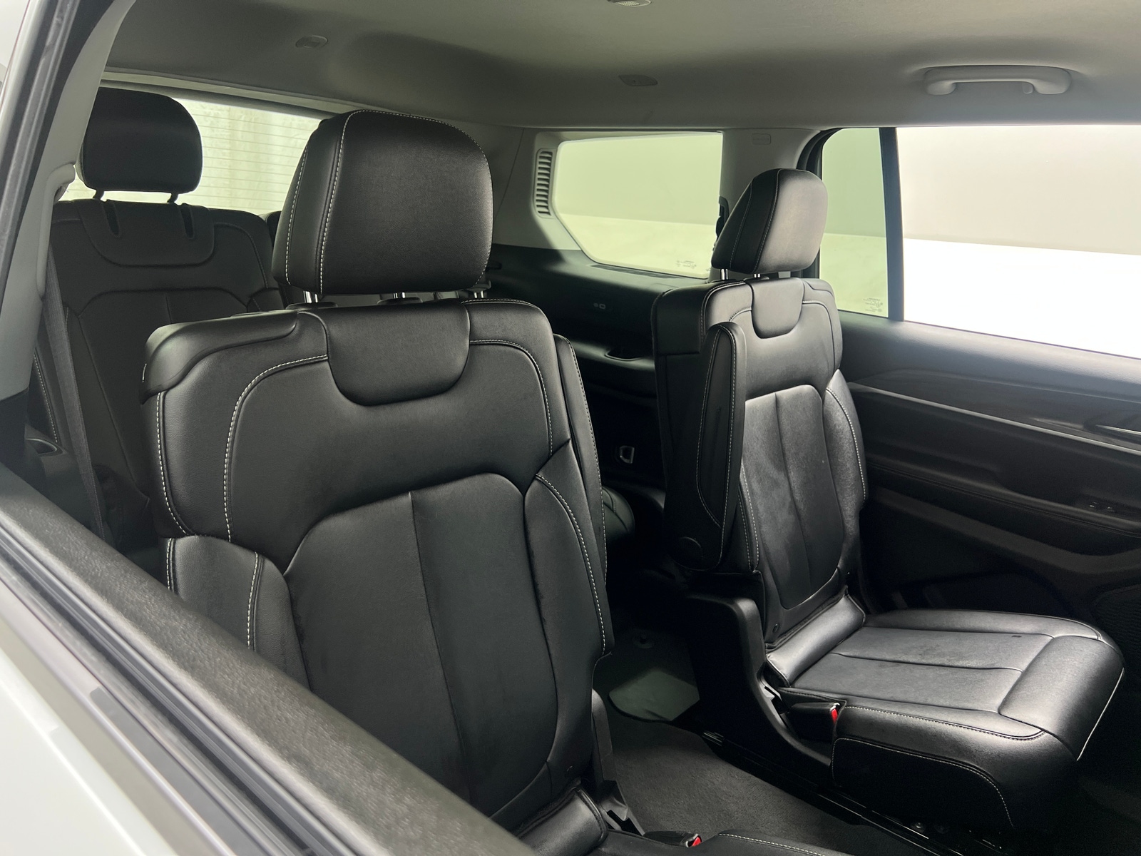 Thumbnail: 2023 Jeep Grand Cherokee L - 5