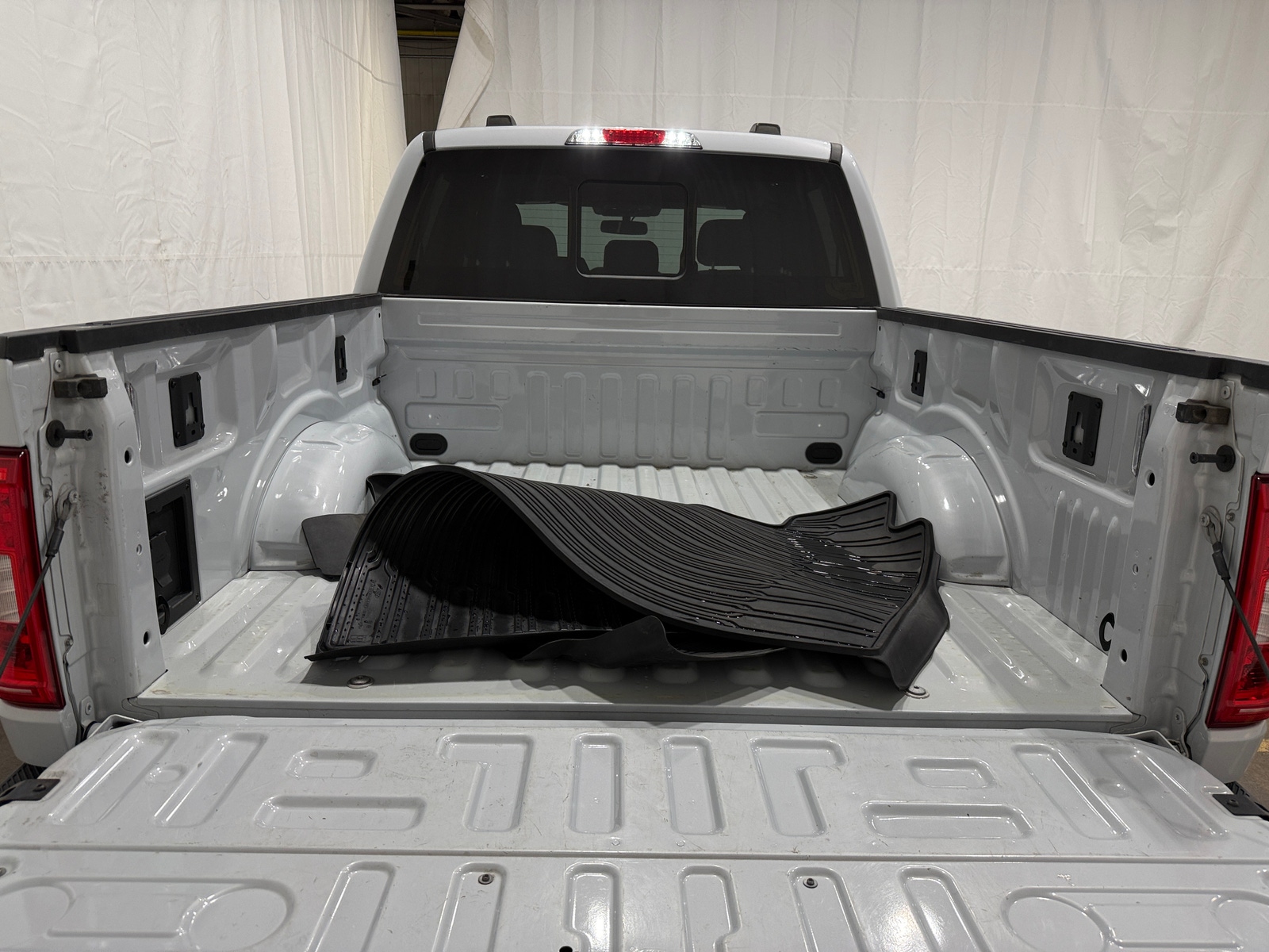 Thumbnail: 2021 Ford Econoline - 7