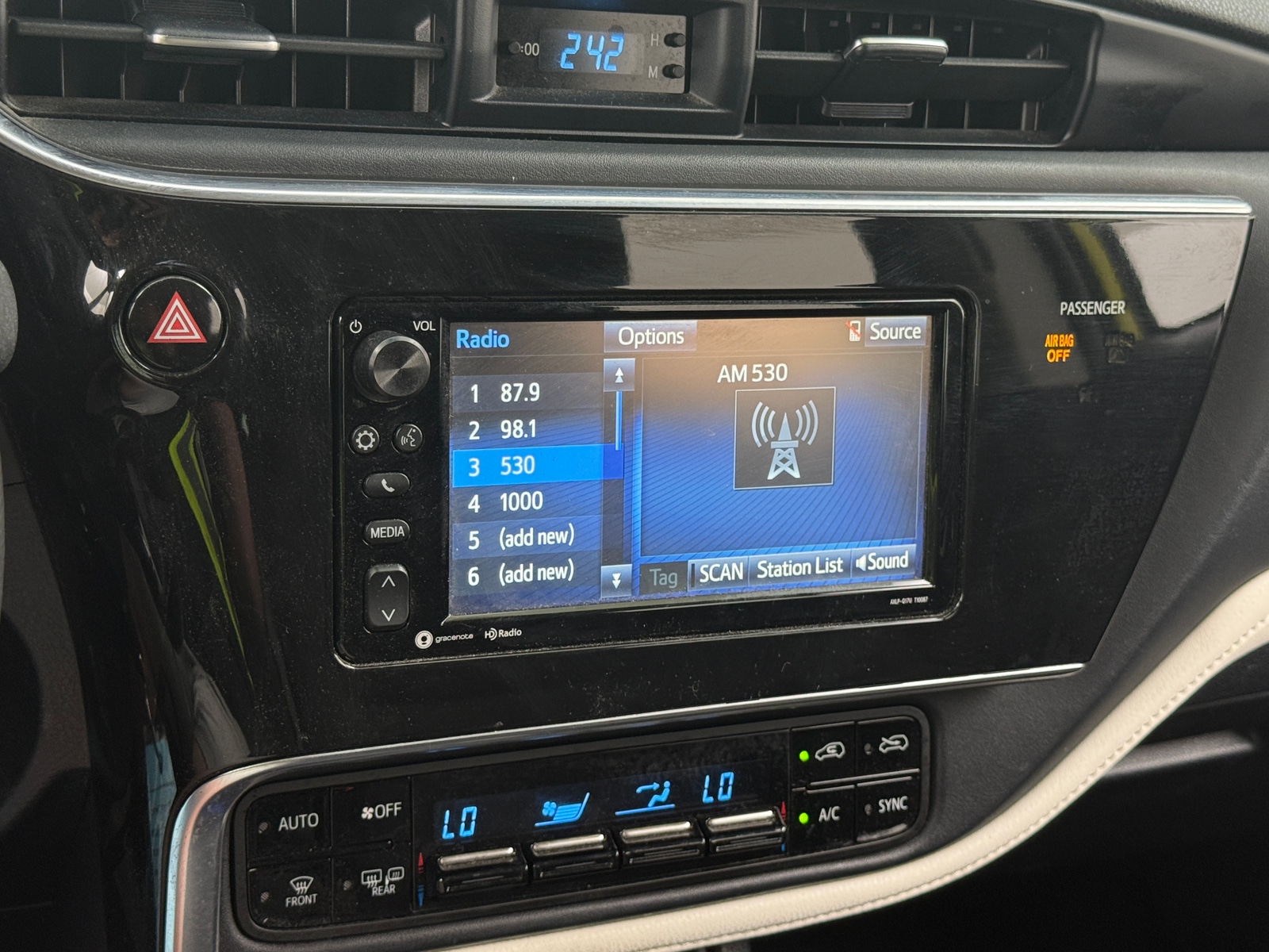 Thumbnail: 2017 Toyota Corolla iM - 4