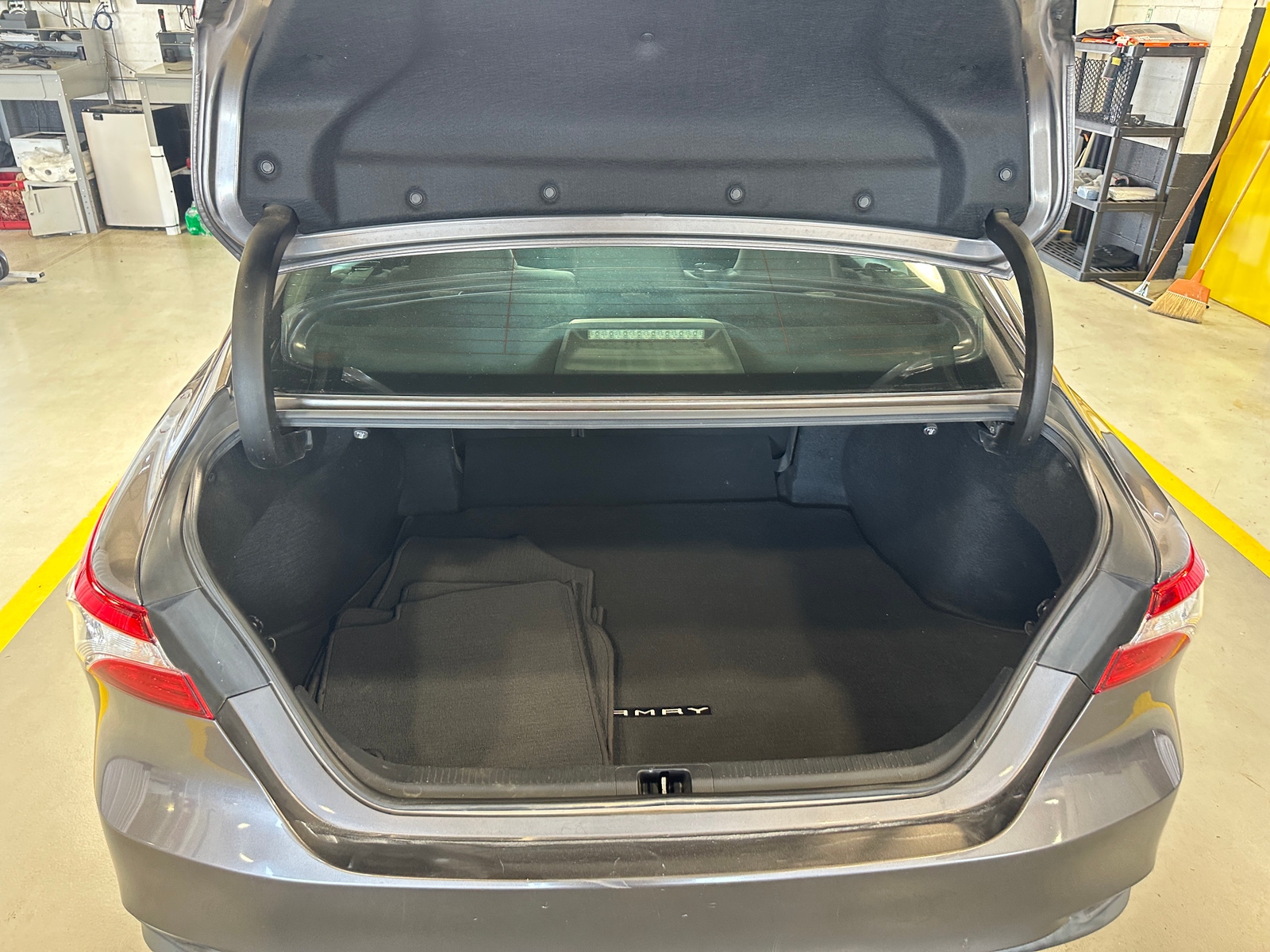 Thumbnail: 2018 Toyota Camry - 7