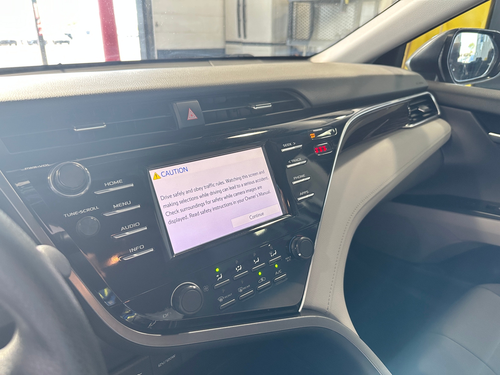 Thumbnail: 2018 Toyota Camry - 4