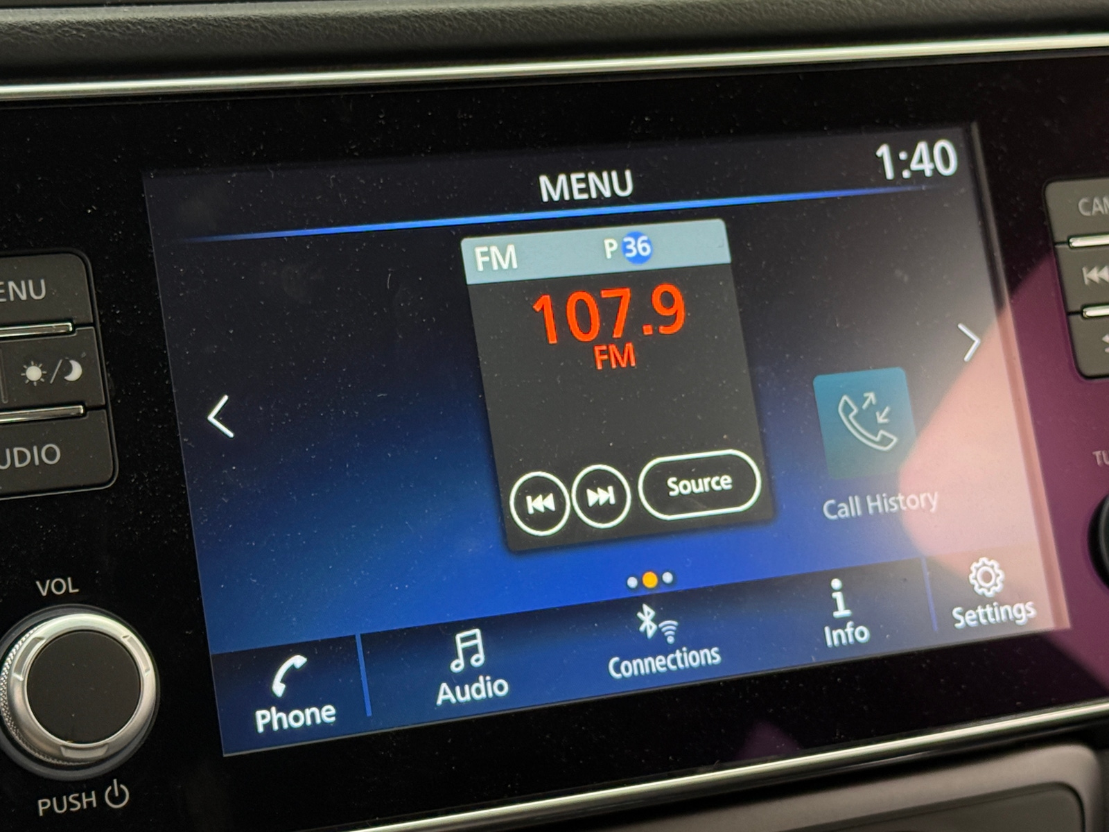 Thumbnail: 2023 Nissan Leaf - 4