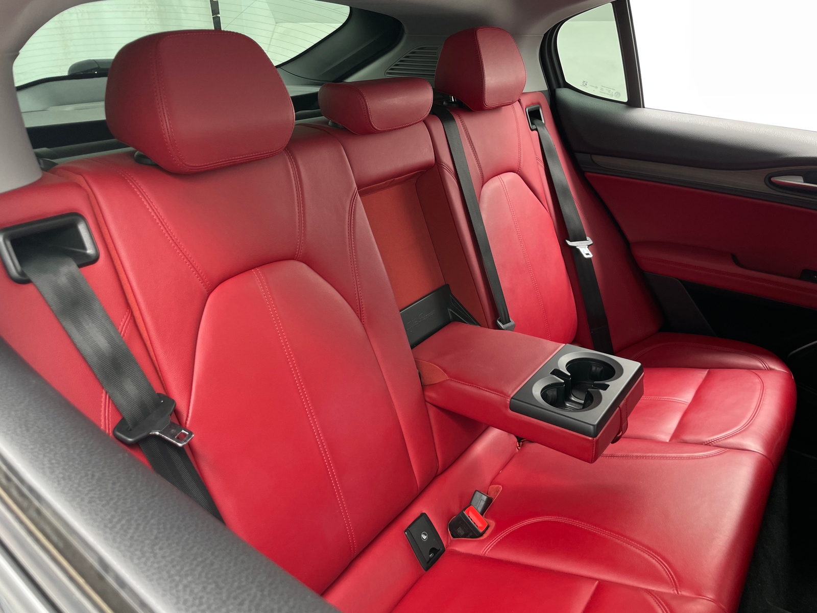 Thumbnail: 2019 Alfa Romeo Stelvio - 6