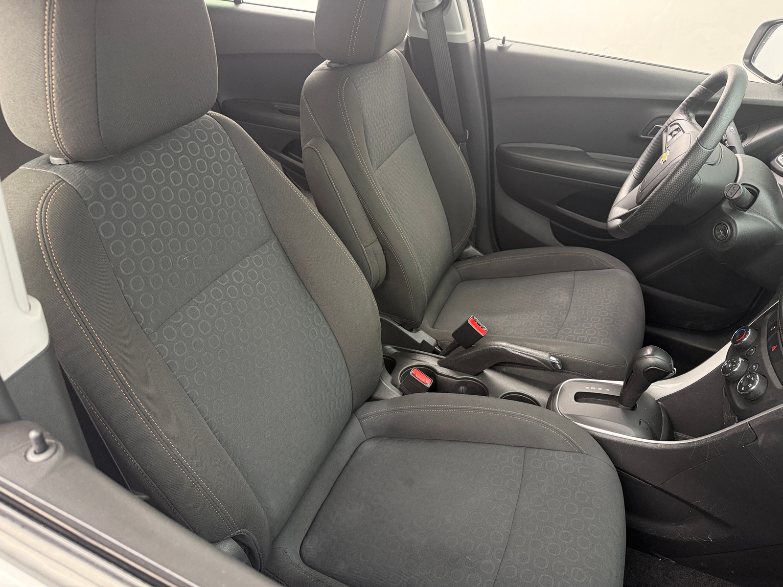 Thumbnail: 2022 Chevrolet Trax - 2