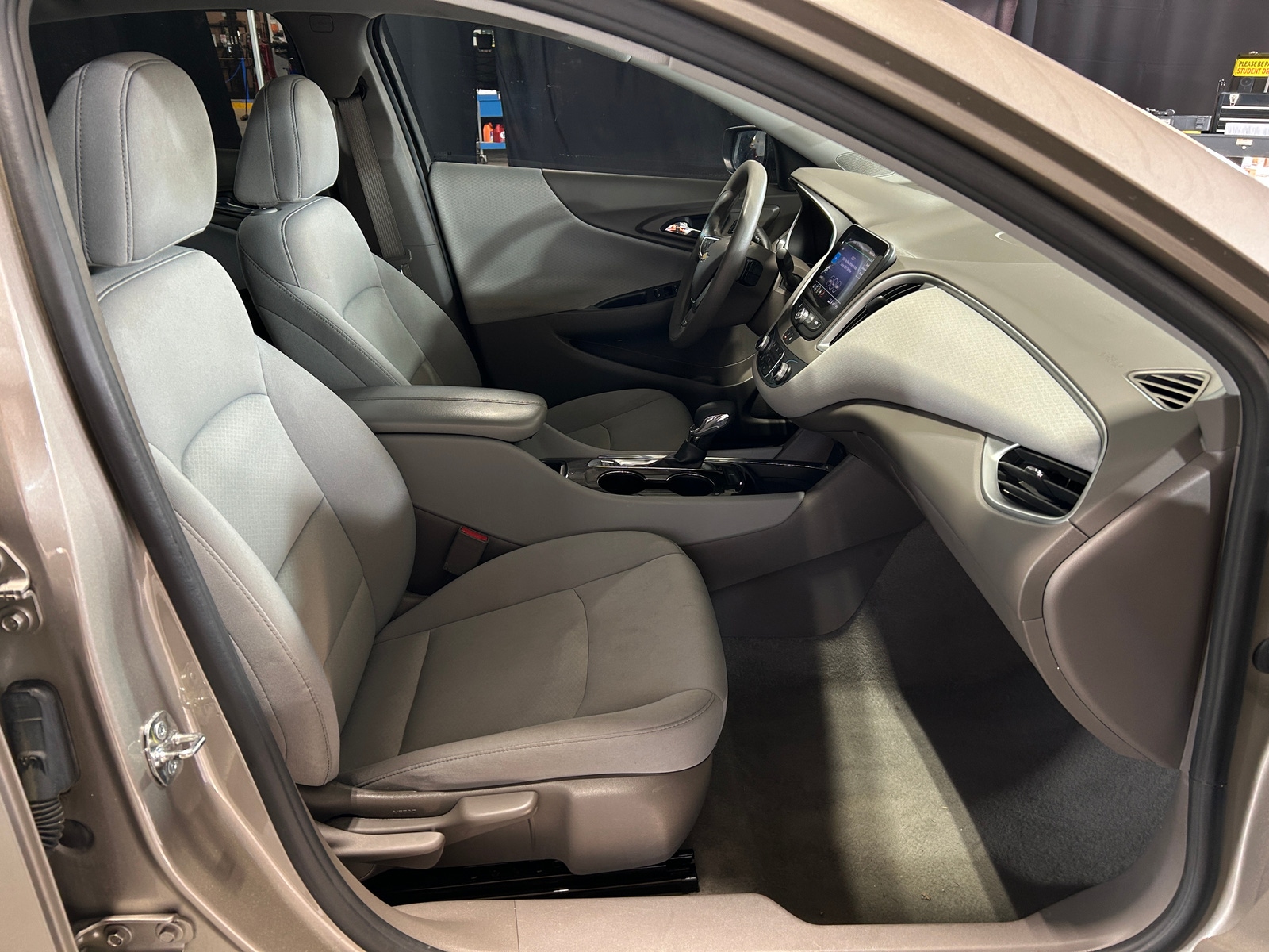 Thumbnail: 2022 Chevrolet Malibu - 2