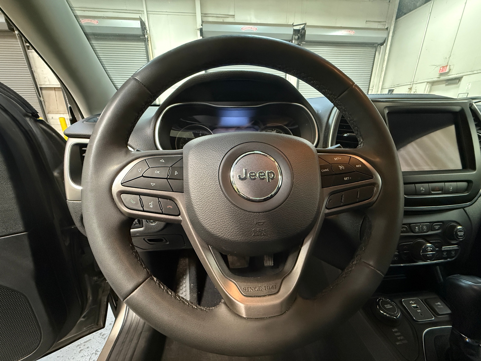 Thumbnail: 2021 Jeep Cherokee - 4