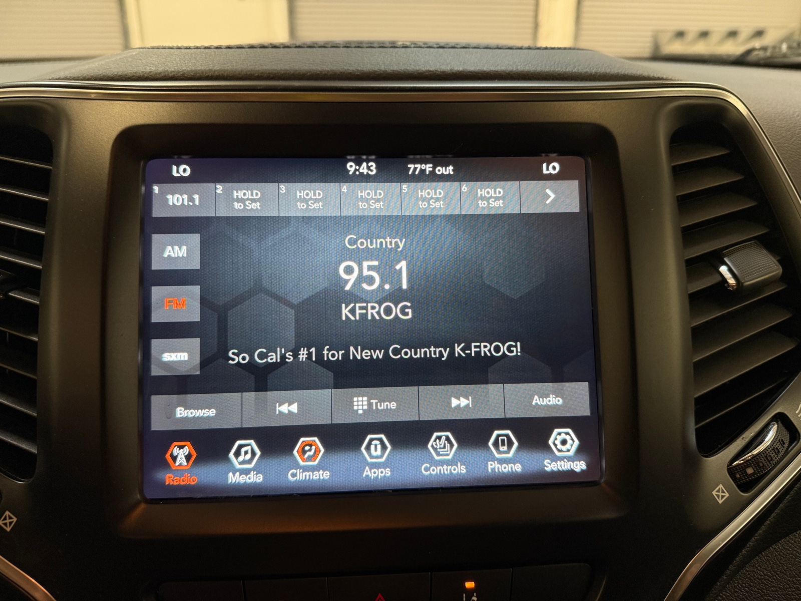 Thumbnail: 2021 Jeep Cherokee - 3