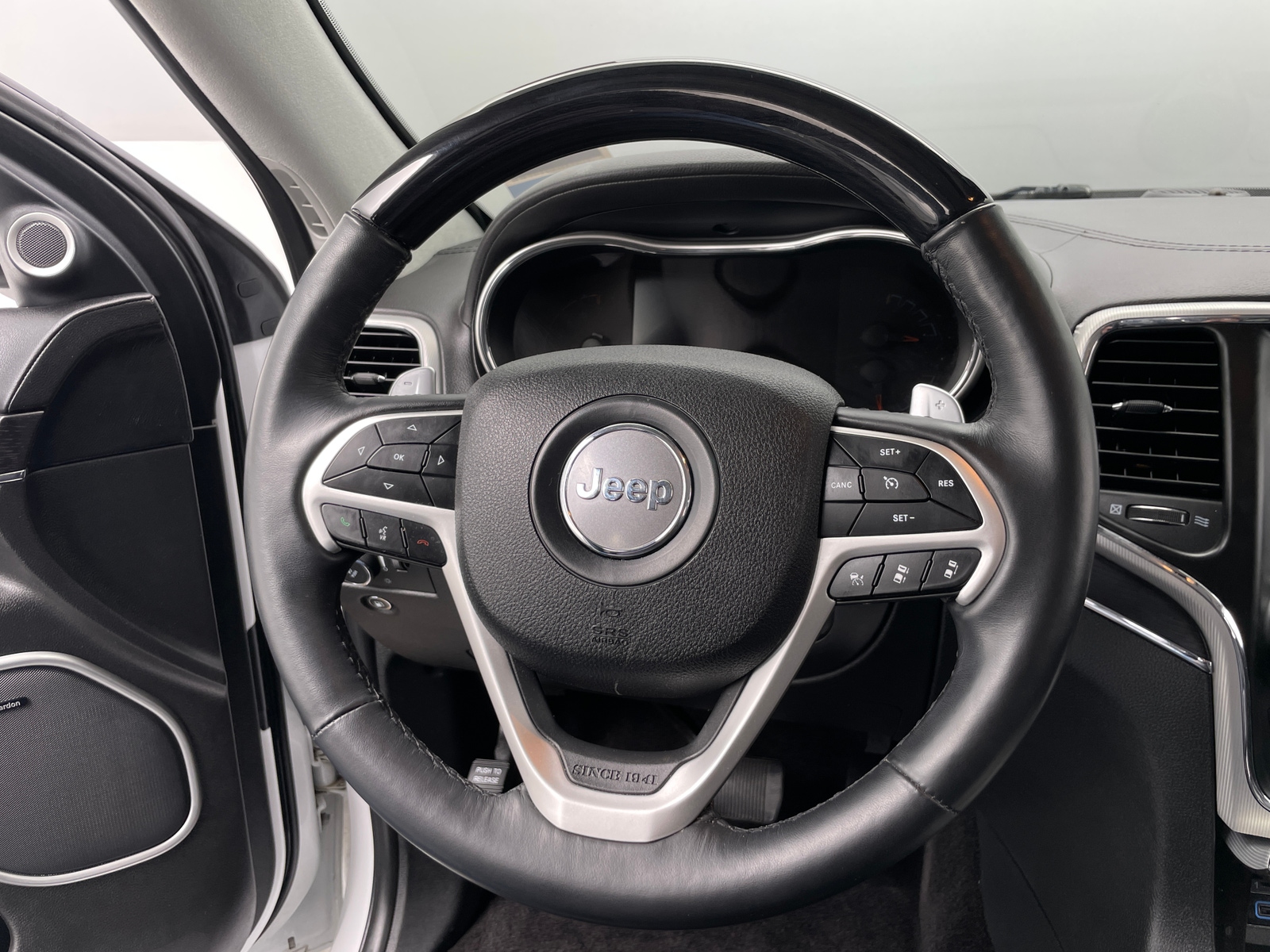 Thumbnail: 2018 Jeep Grand Cherokee - 4