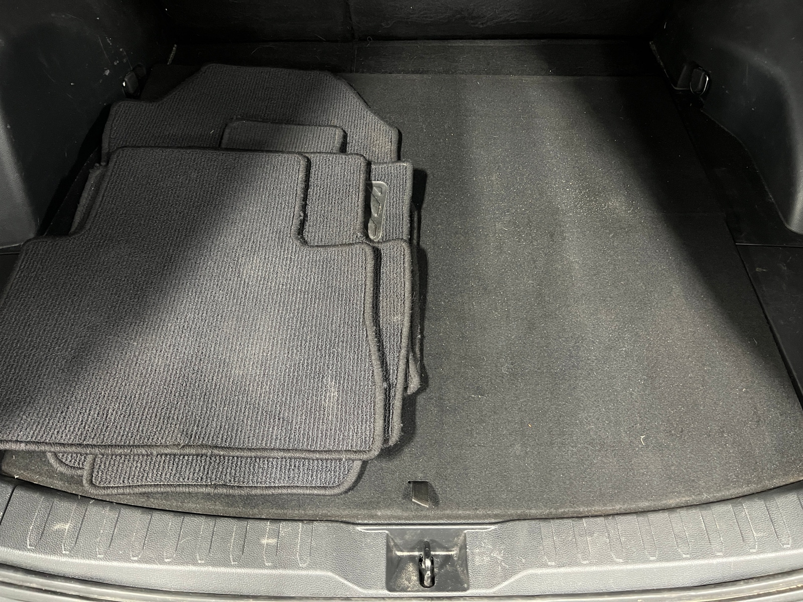 Thumbnail: 2019 Toyota RAV4 - 7