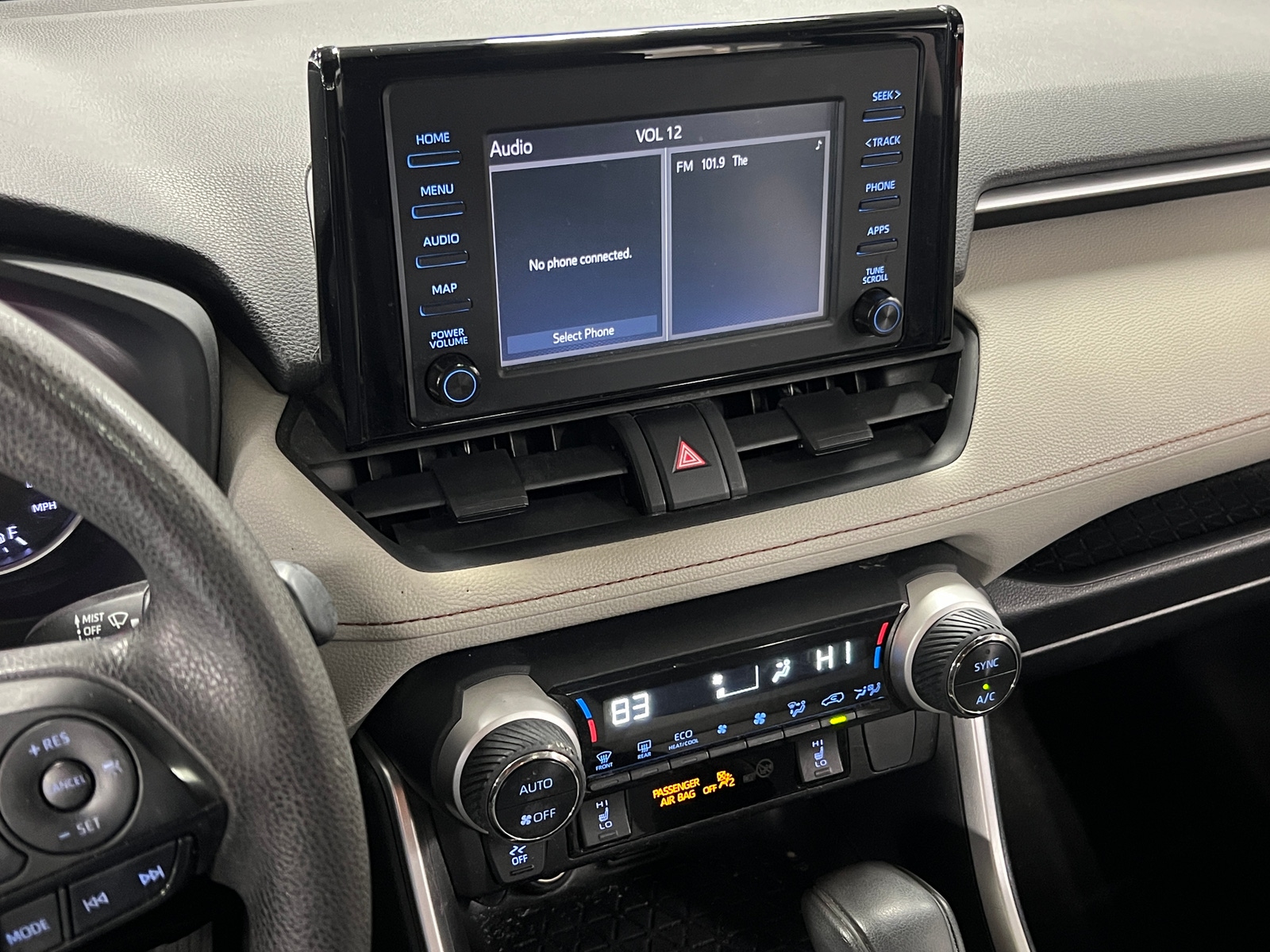 Thumbnail: 2019 Toyota RAV4 - 4