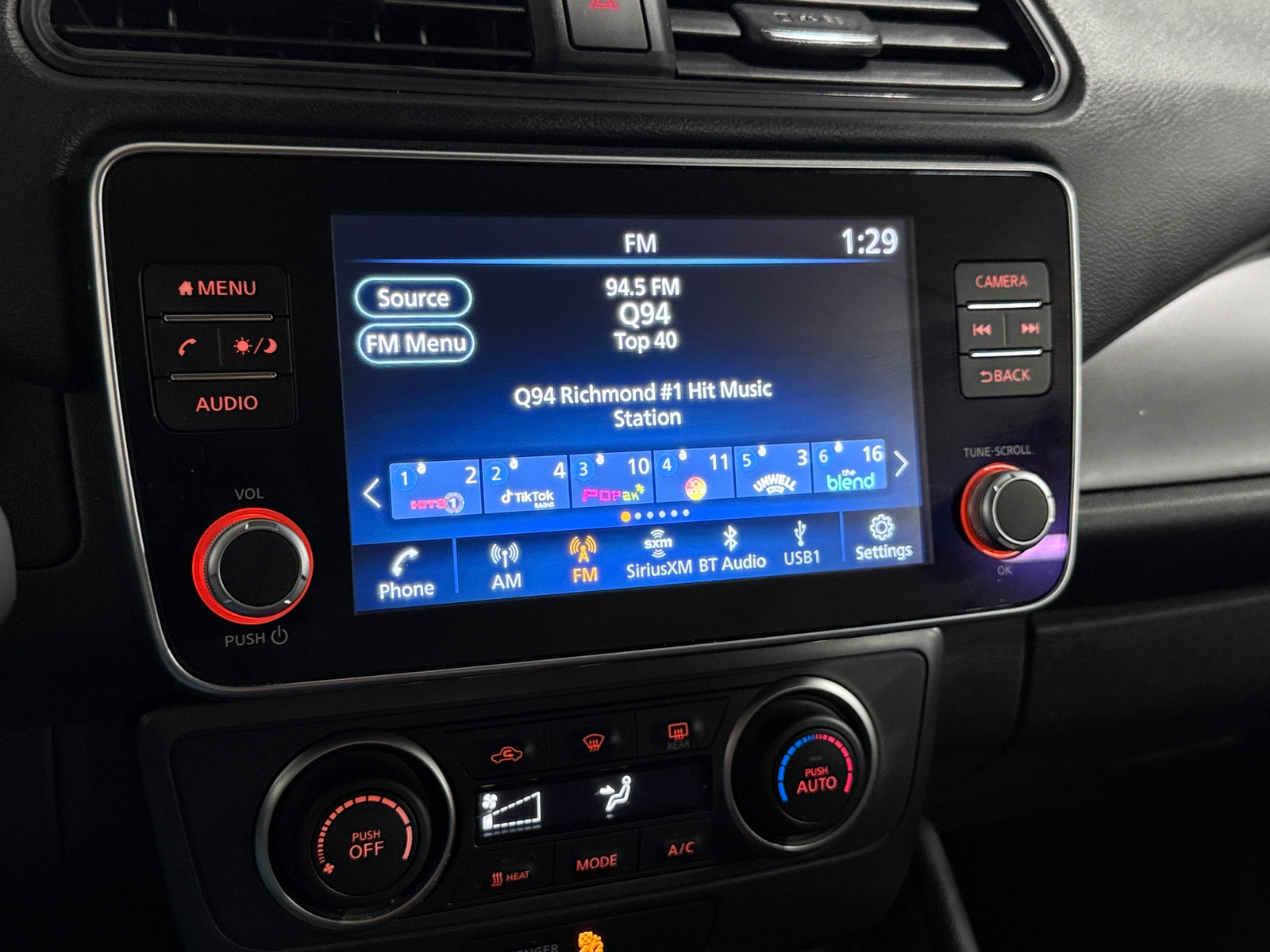 Thumbnail: 2023 Nissan Leaf - 4