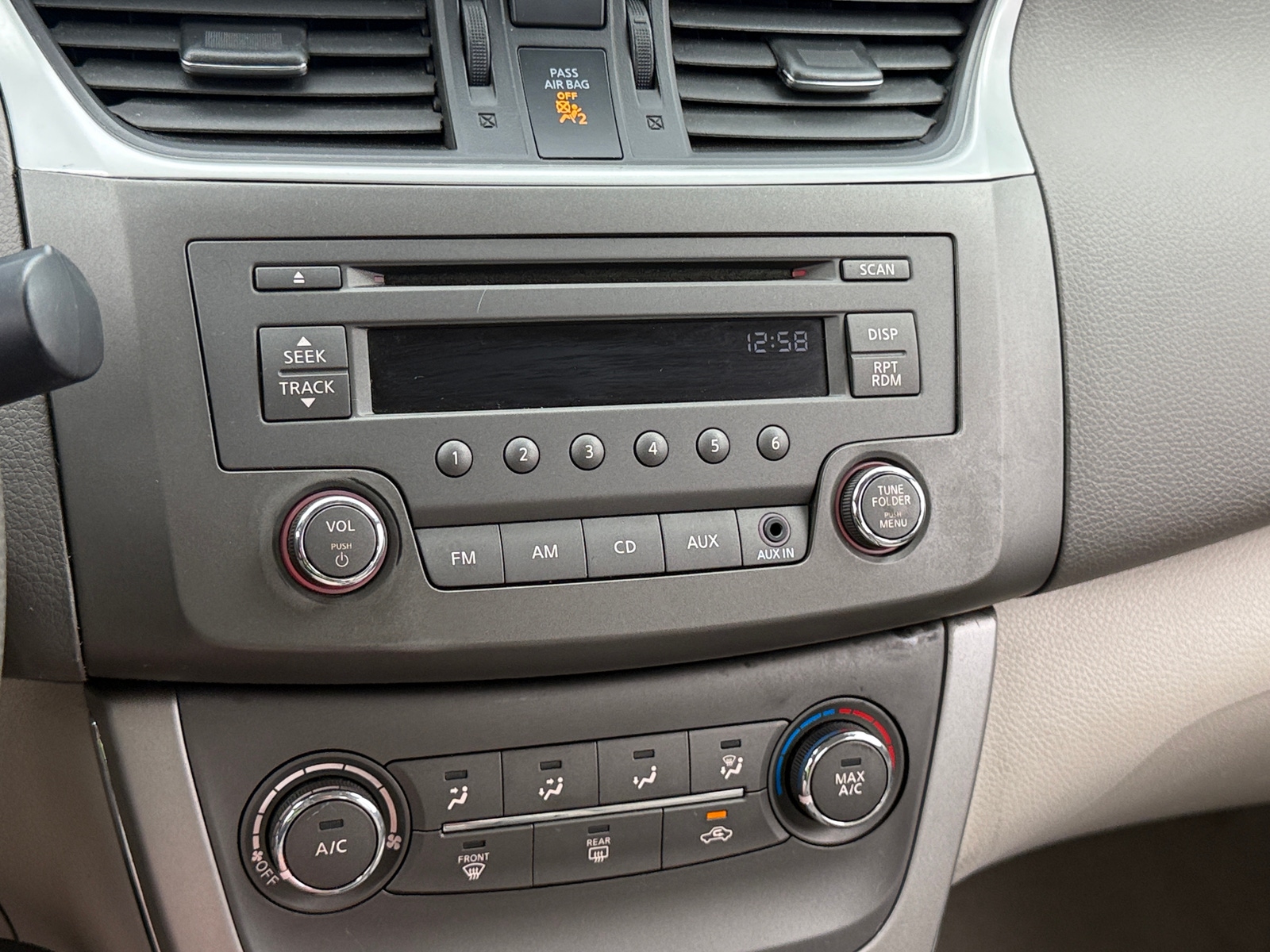 Thumbnail: 2014 Nissan Sentra - 4