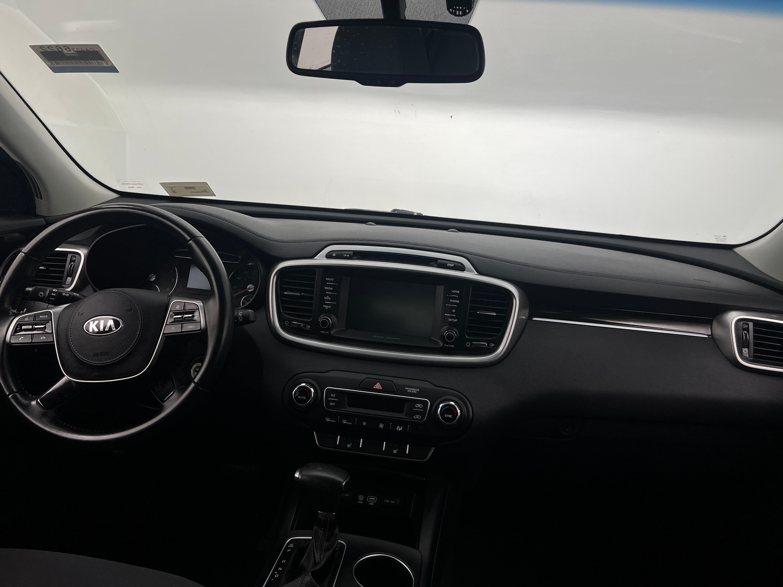 Thumbnail: 2019 Kia Sorento - 3