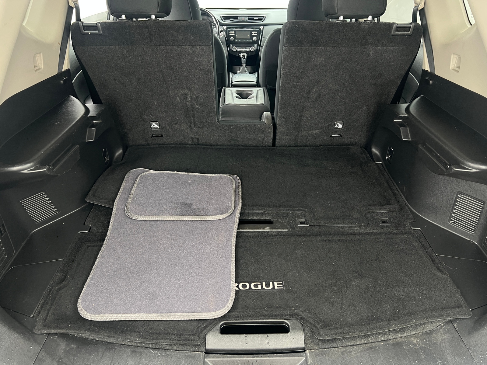 Thumbnail: 2017 Nissan Rogue - 7