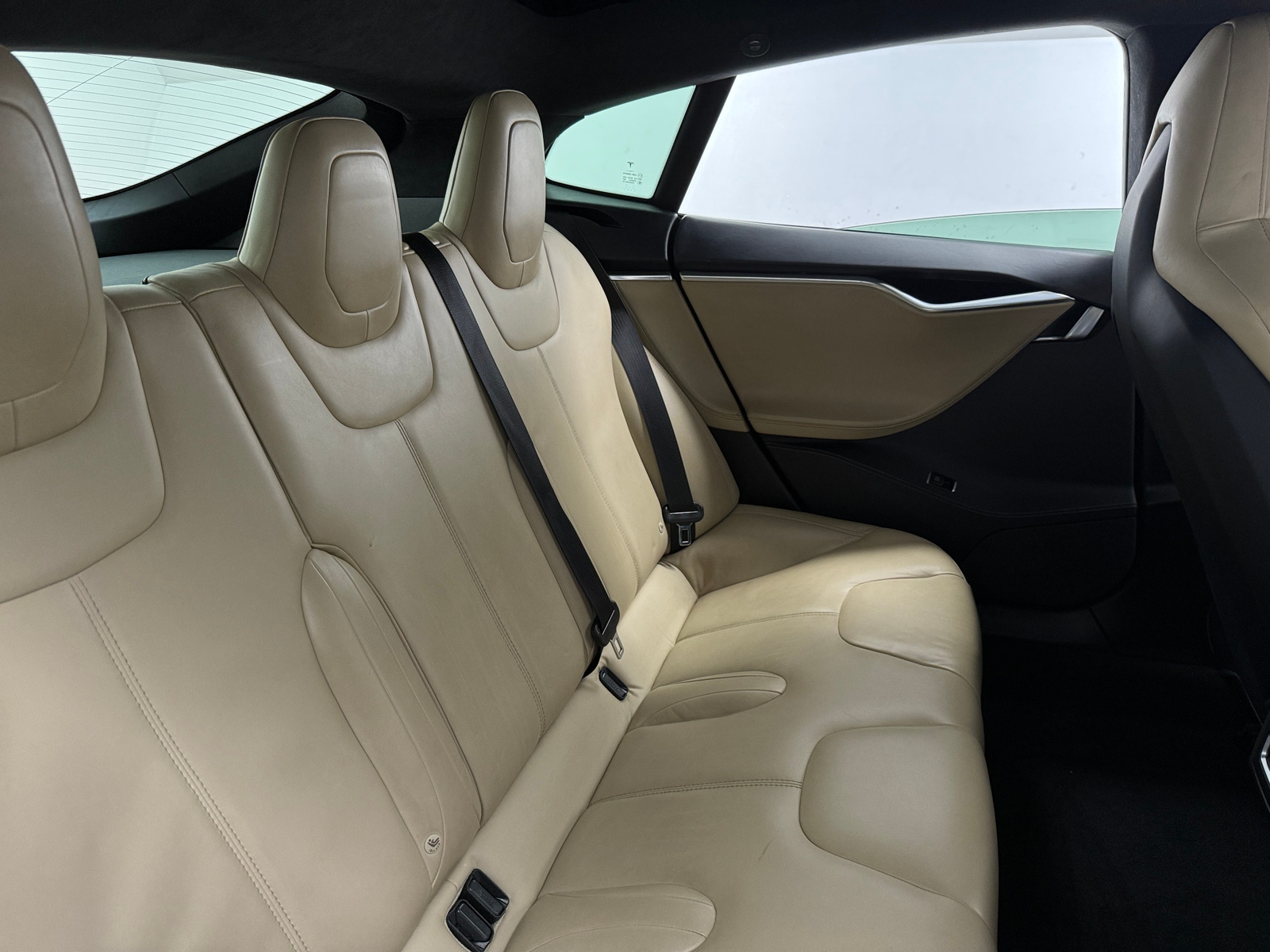 Thumbnail: 2015 Tesla Model S - 6