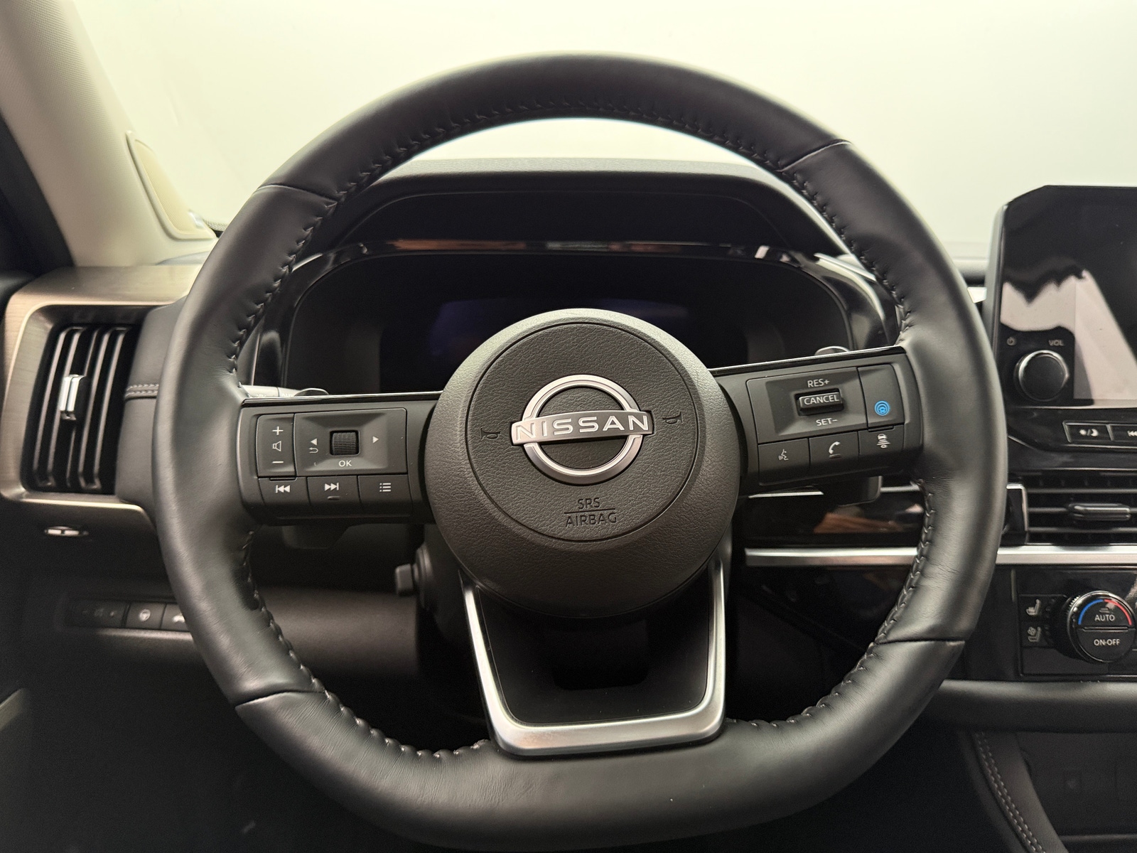 Thumbnail: 2024 Nissan Pathfinder - 4