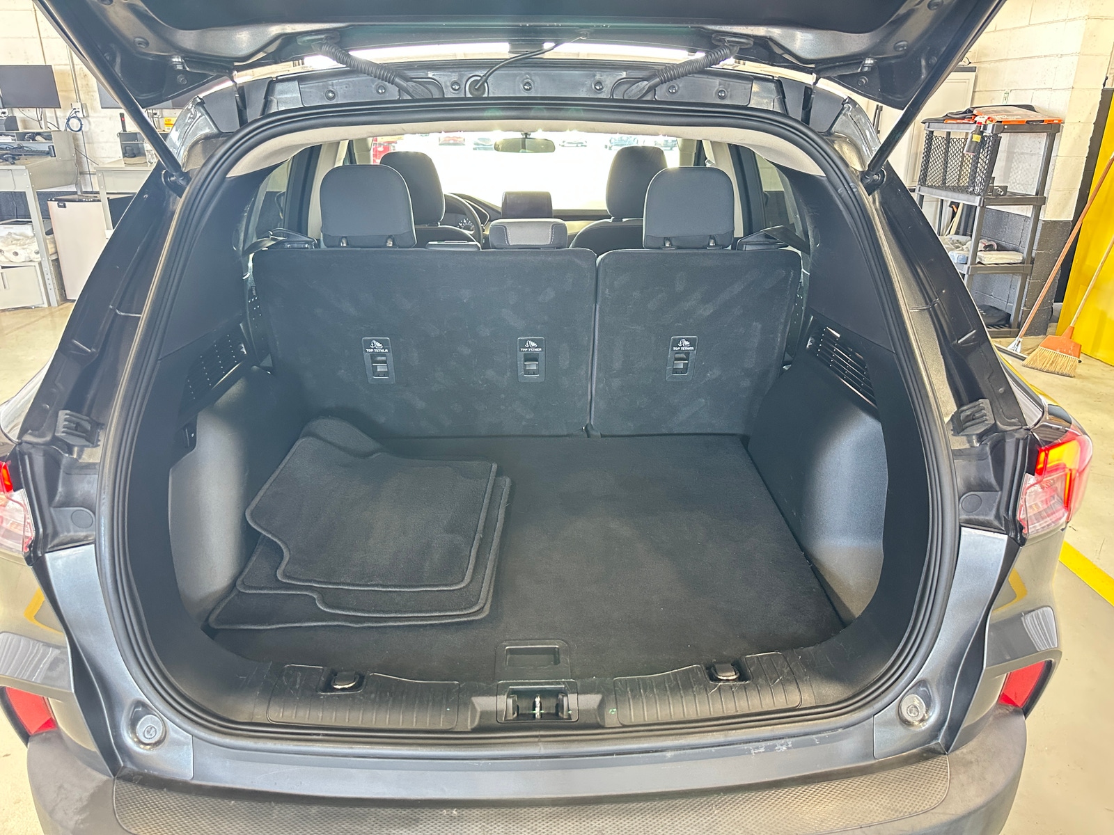 Thumbnail: 2020 Ford Escape - 7