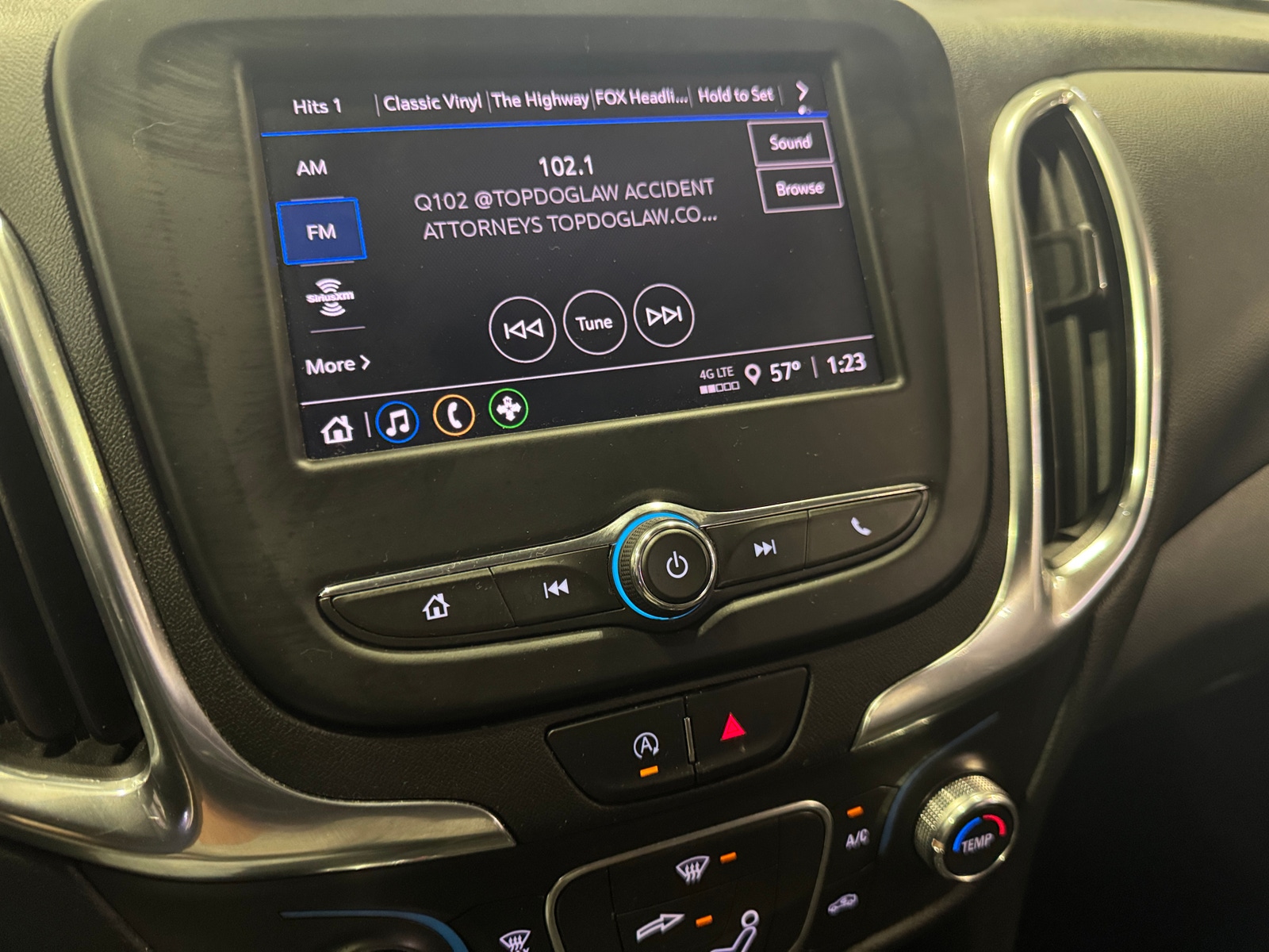 Thumbnail: 2022 Chevrolet Equinox - 4