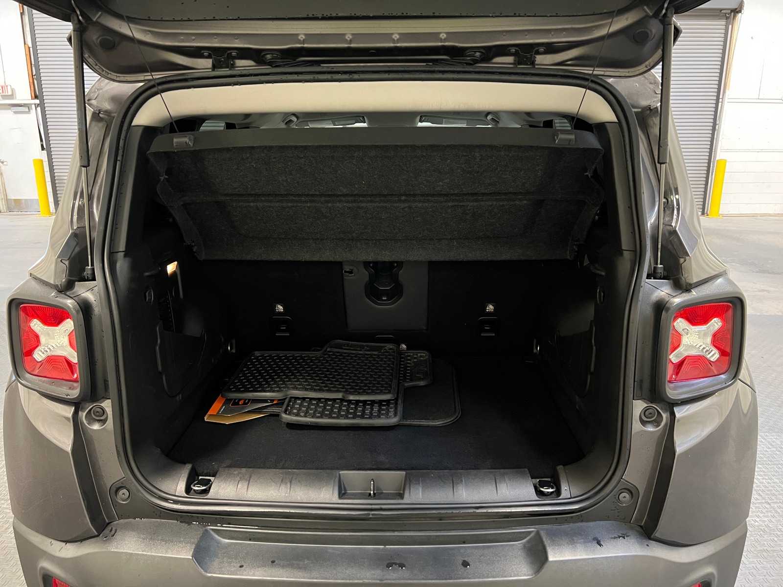 Thumbnail: 2021 Jeep Renegade - 6