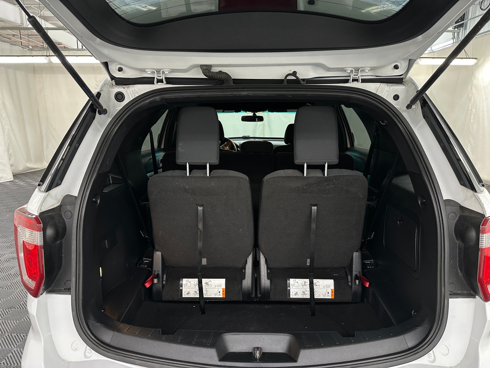 Thumbnail: 2016 Ford Explorer - 7