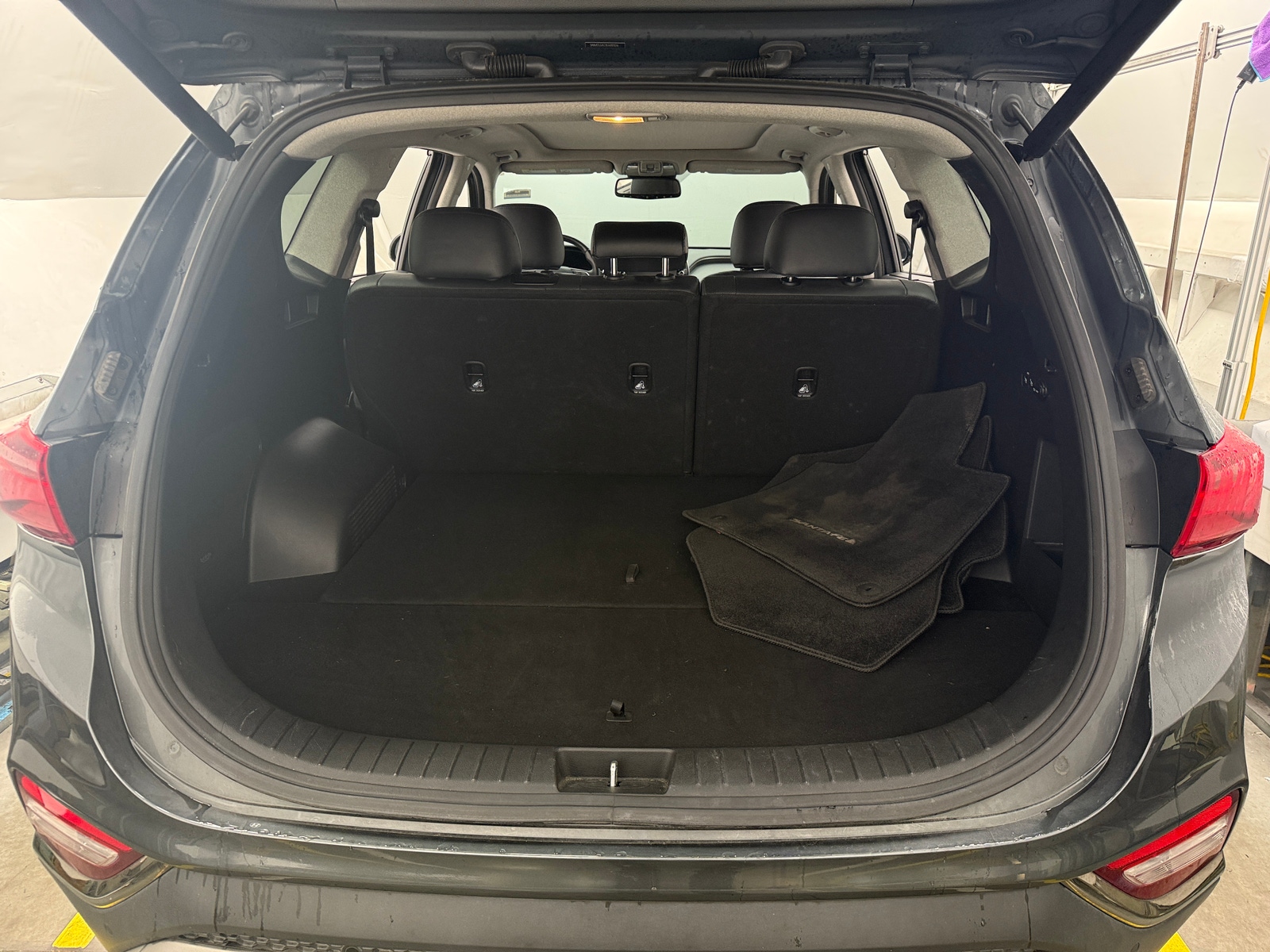 Thumbnail: 2020 Hyundai Santa Fe - 6