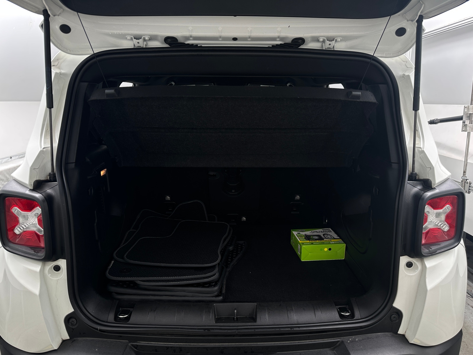 Thumbnail: 2021 Jeep Renegade - 7