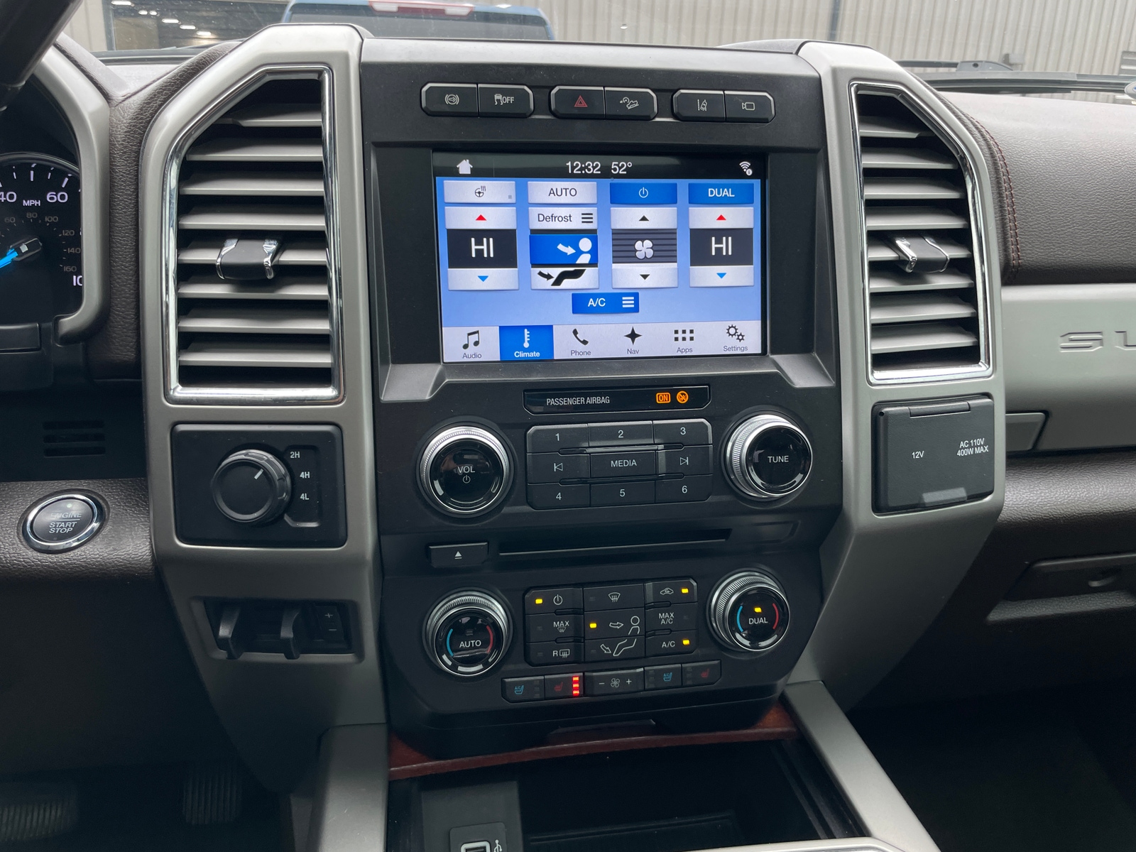 Thumbnail: 2017 Ford Econoline - 3