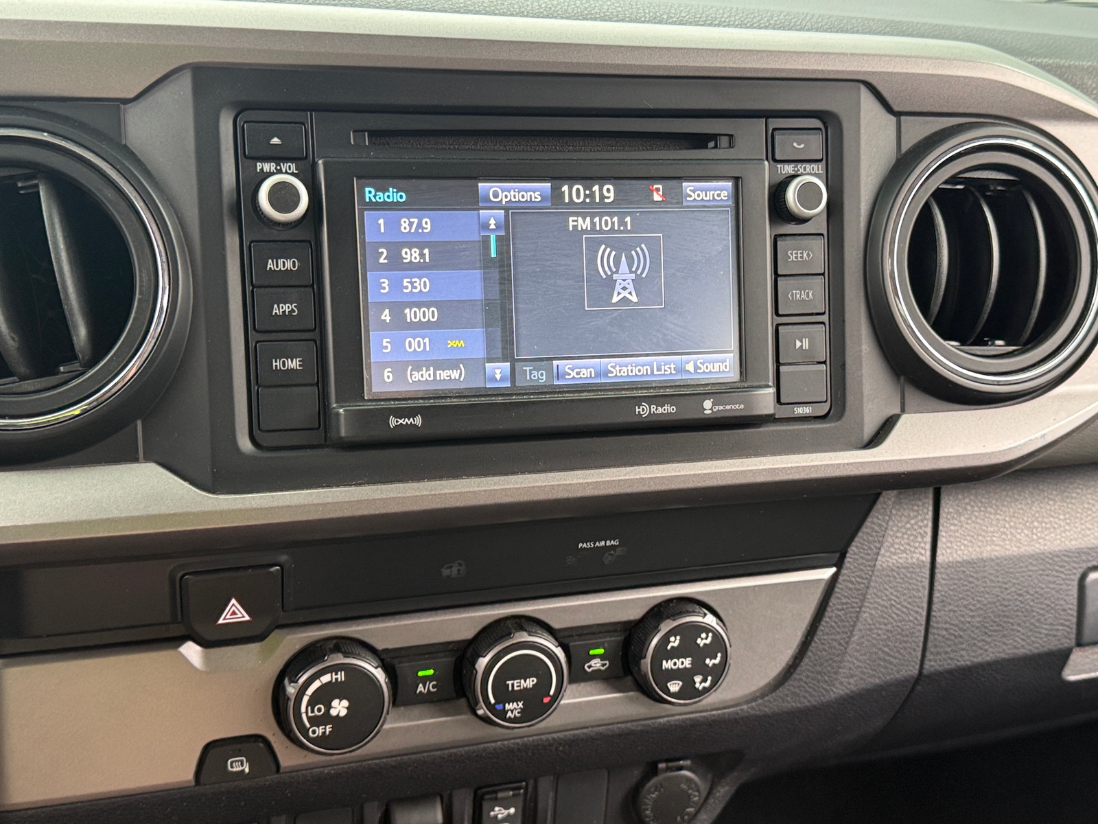 Thumbnail: 2019 Toyota Tacoma - 4