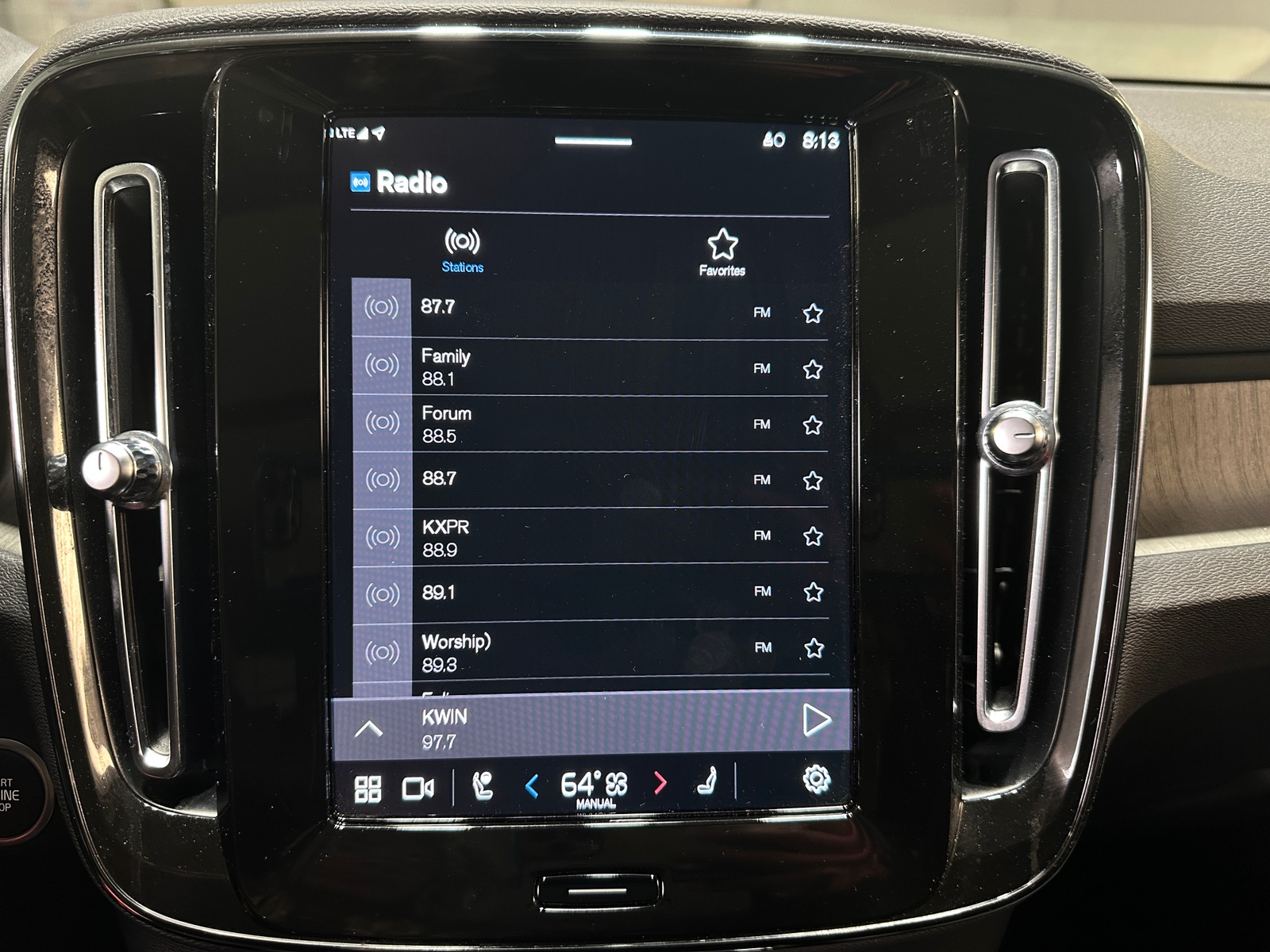 Thumbnail: 2023 Volvo XC40 - 3