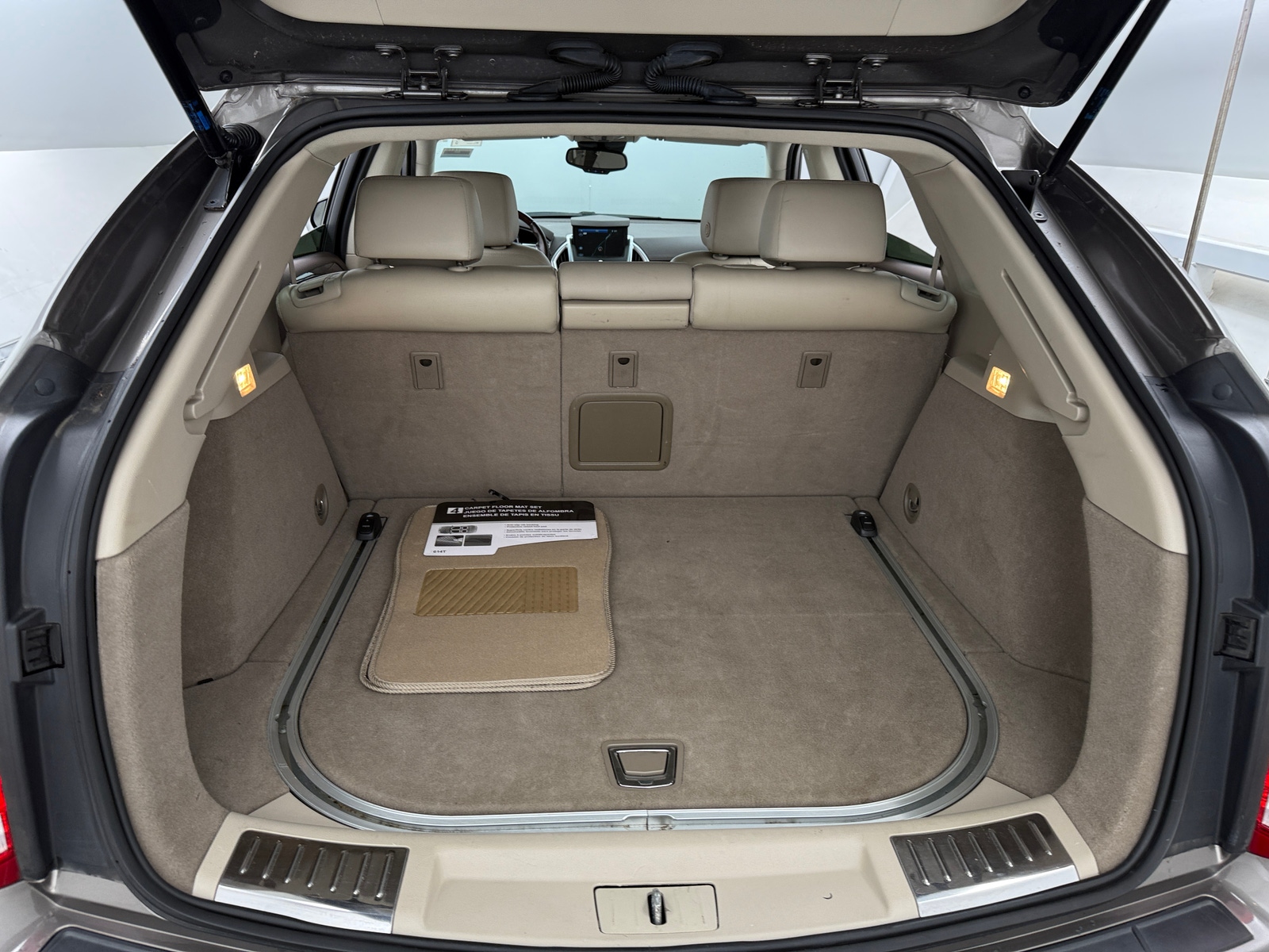 Thumbnail: 2011 Cadillac SRX - 6