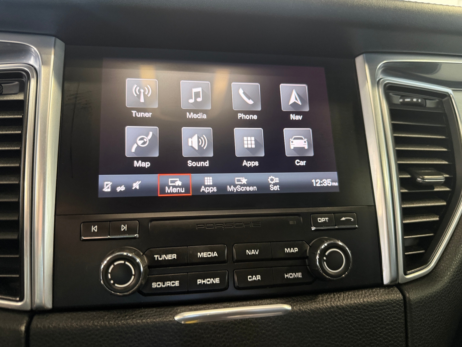 Thumbnail: 2018 Porsche Macan - 3