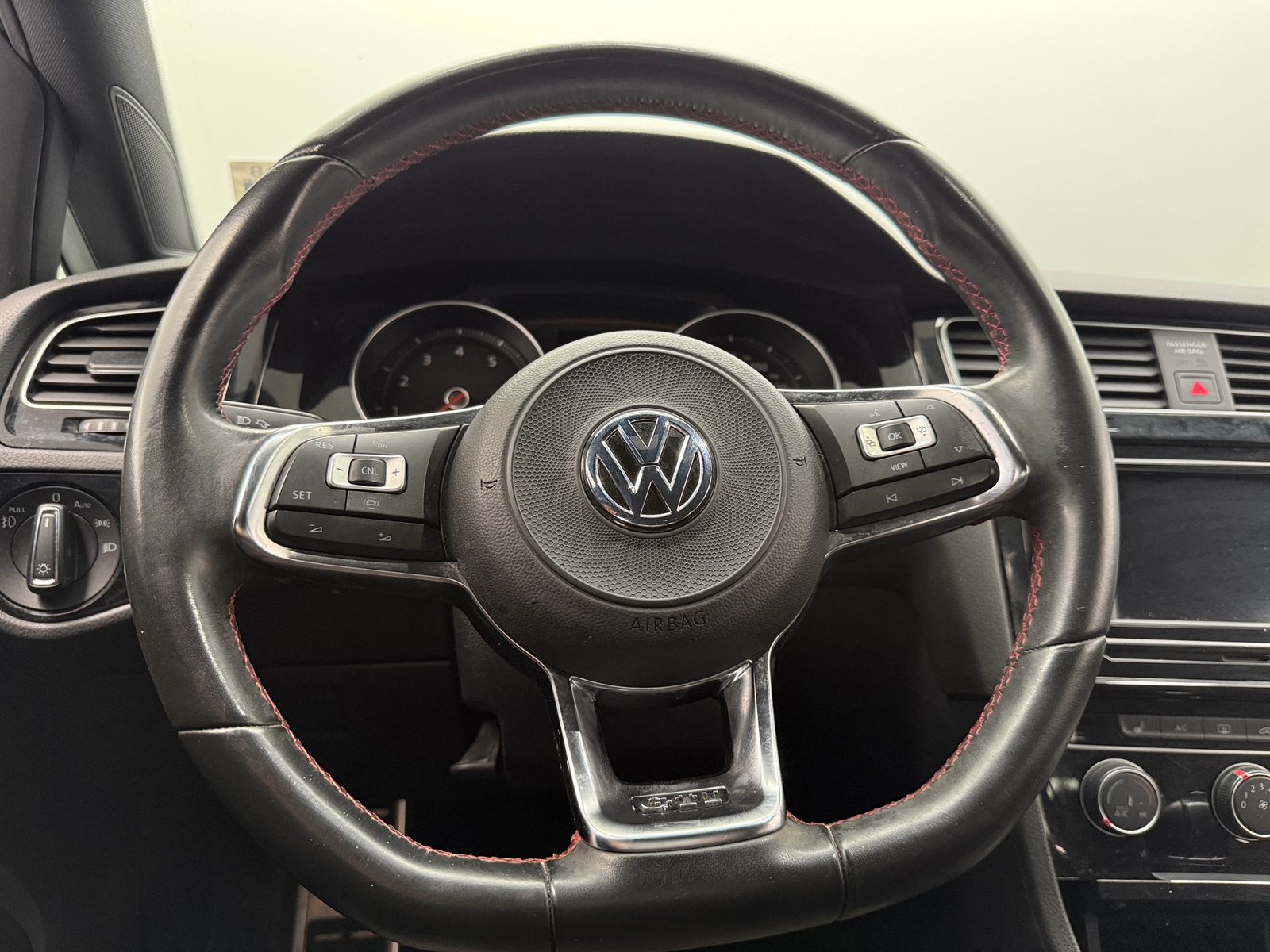 Thumbnail: 2020 Volkswagen Golf - 5