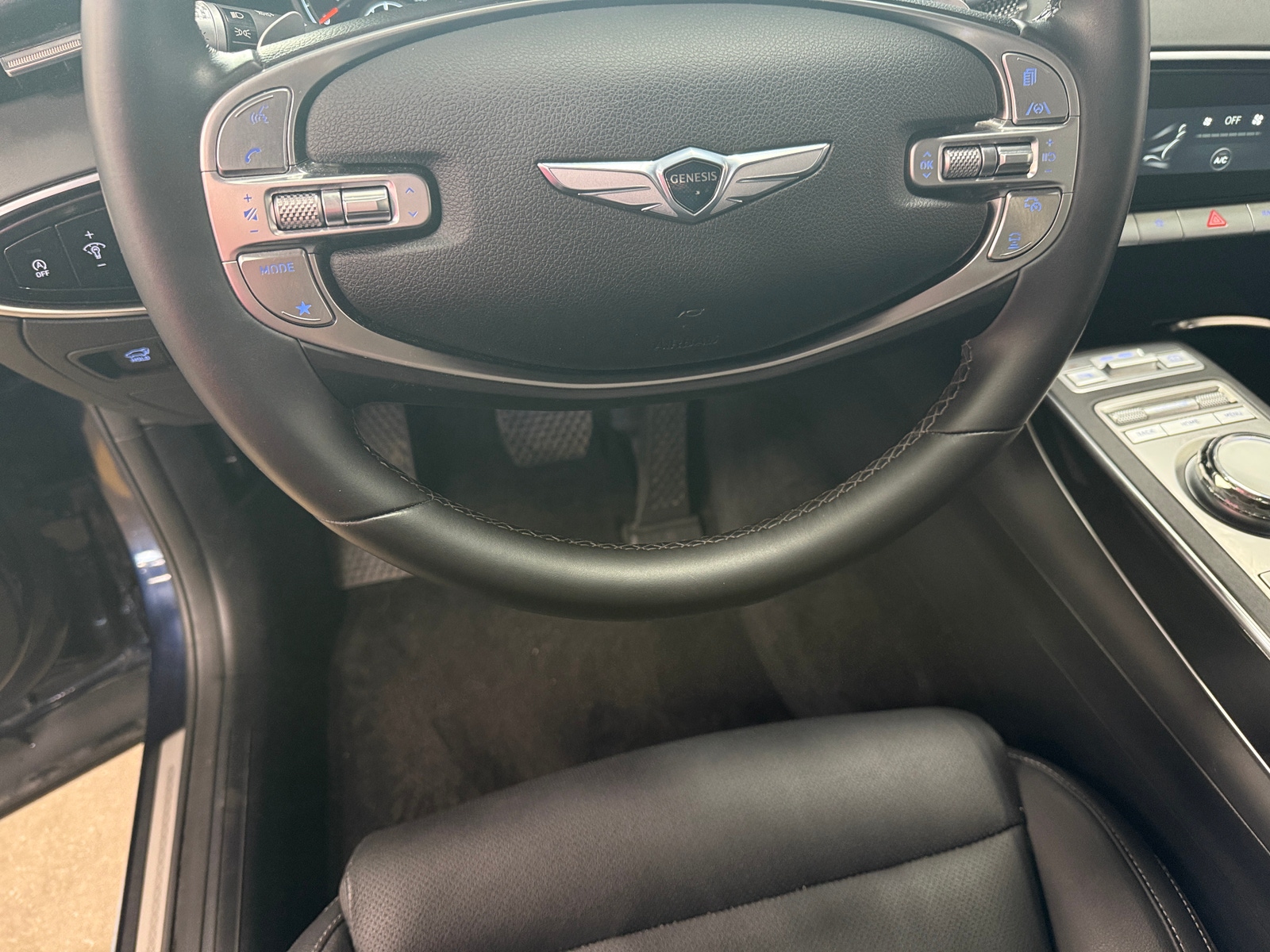 Thumbnail: 2025 Genesis GV70 - 4