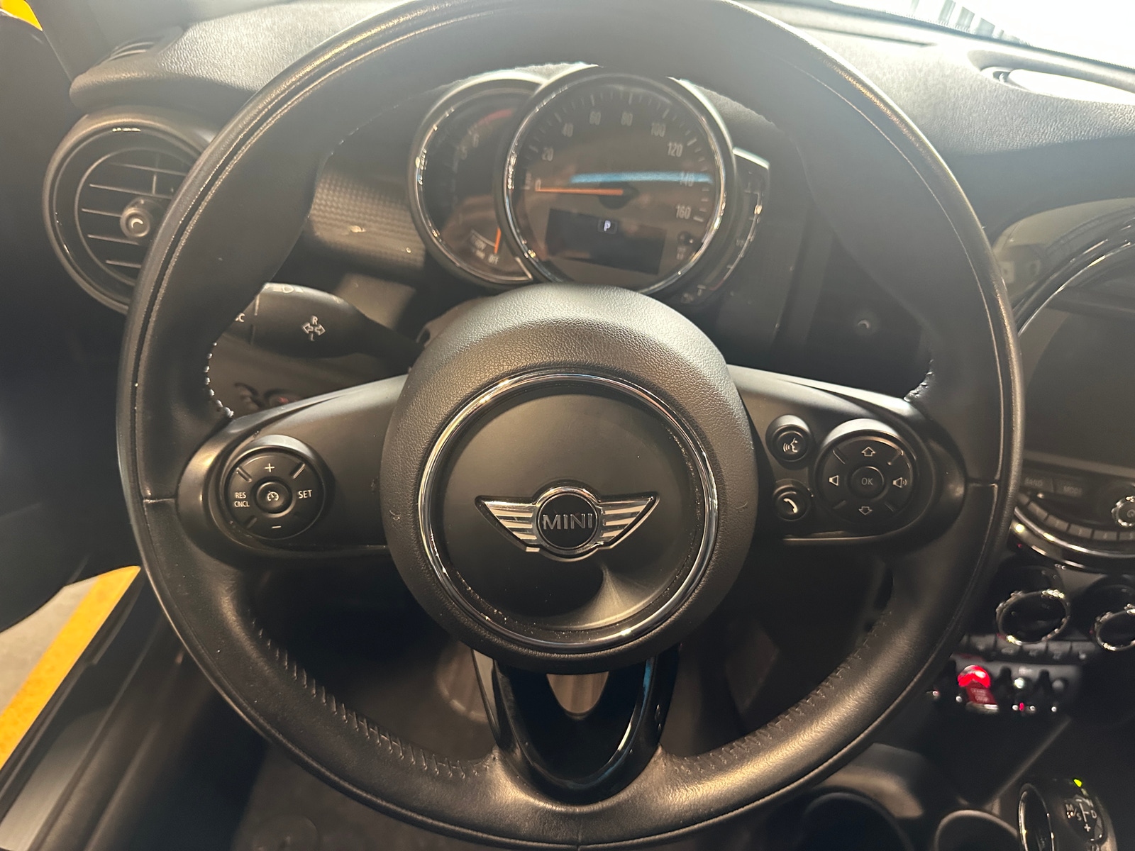 Thumbnail: 2018 MINI Cooper Hardtop - 4