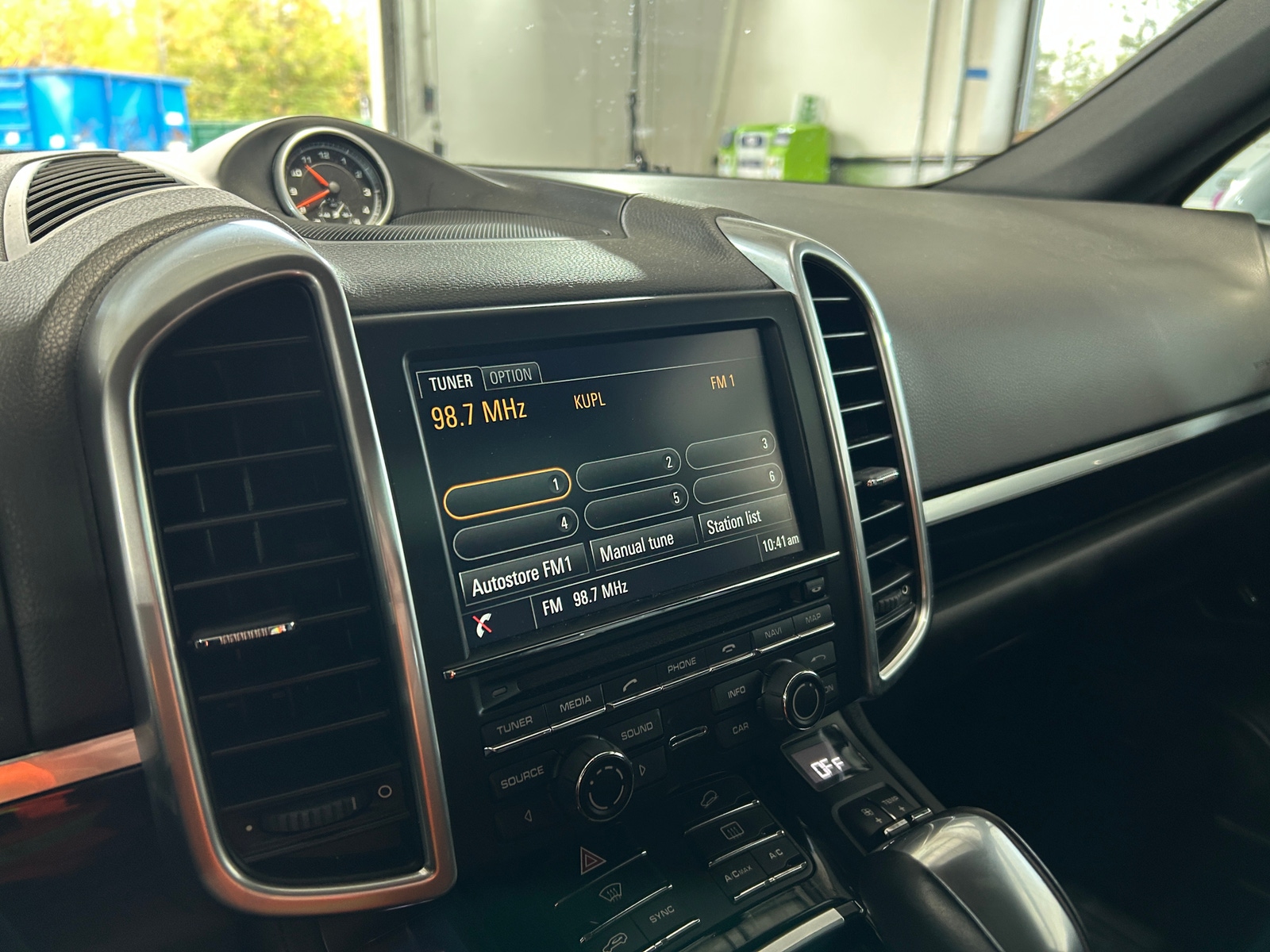 Thumbnail: 2016 Porsche Cayenne - 3