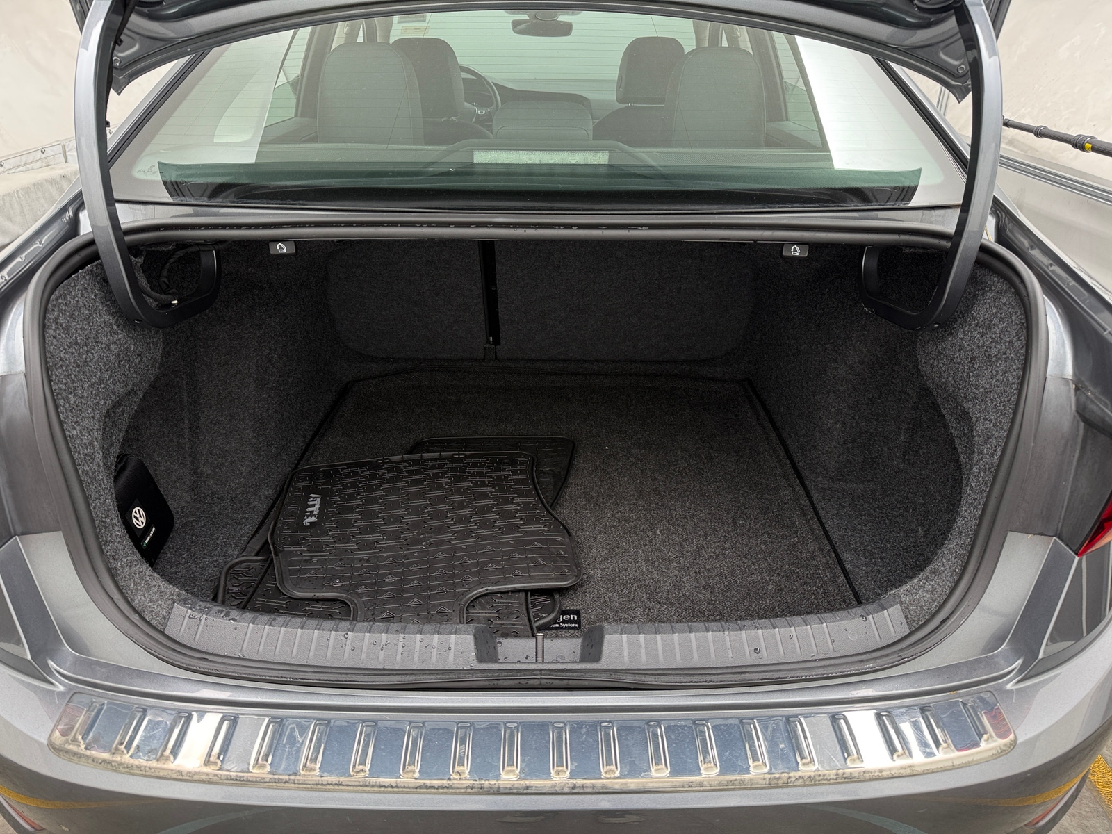 Thumbnail: 2019 Volkswagen Jetta - 7