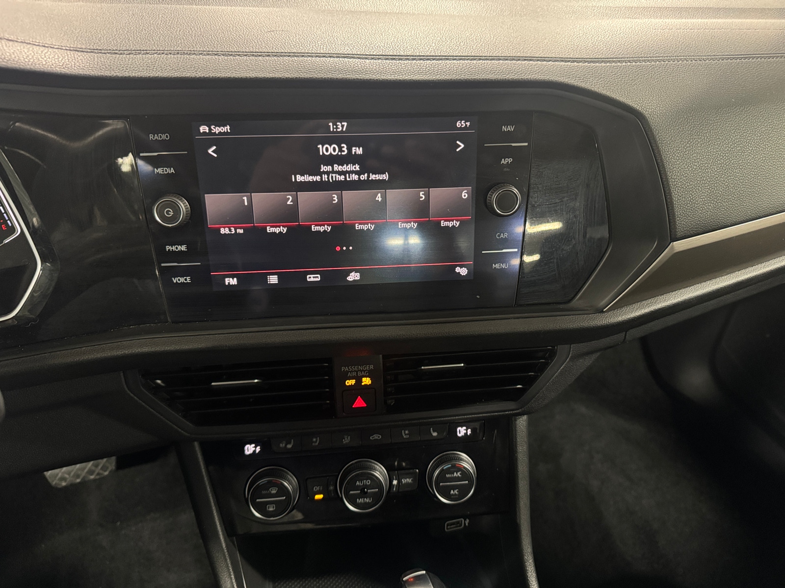 Thumbnail: 2019 Volkswagen Jetta - 4