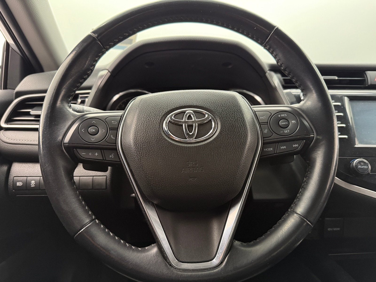 Thumbnail: 2019 Toyota Camry - 4