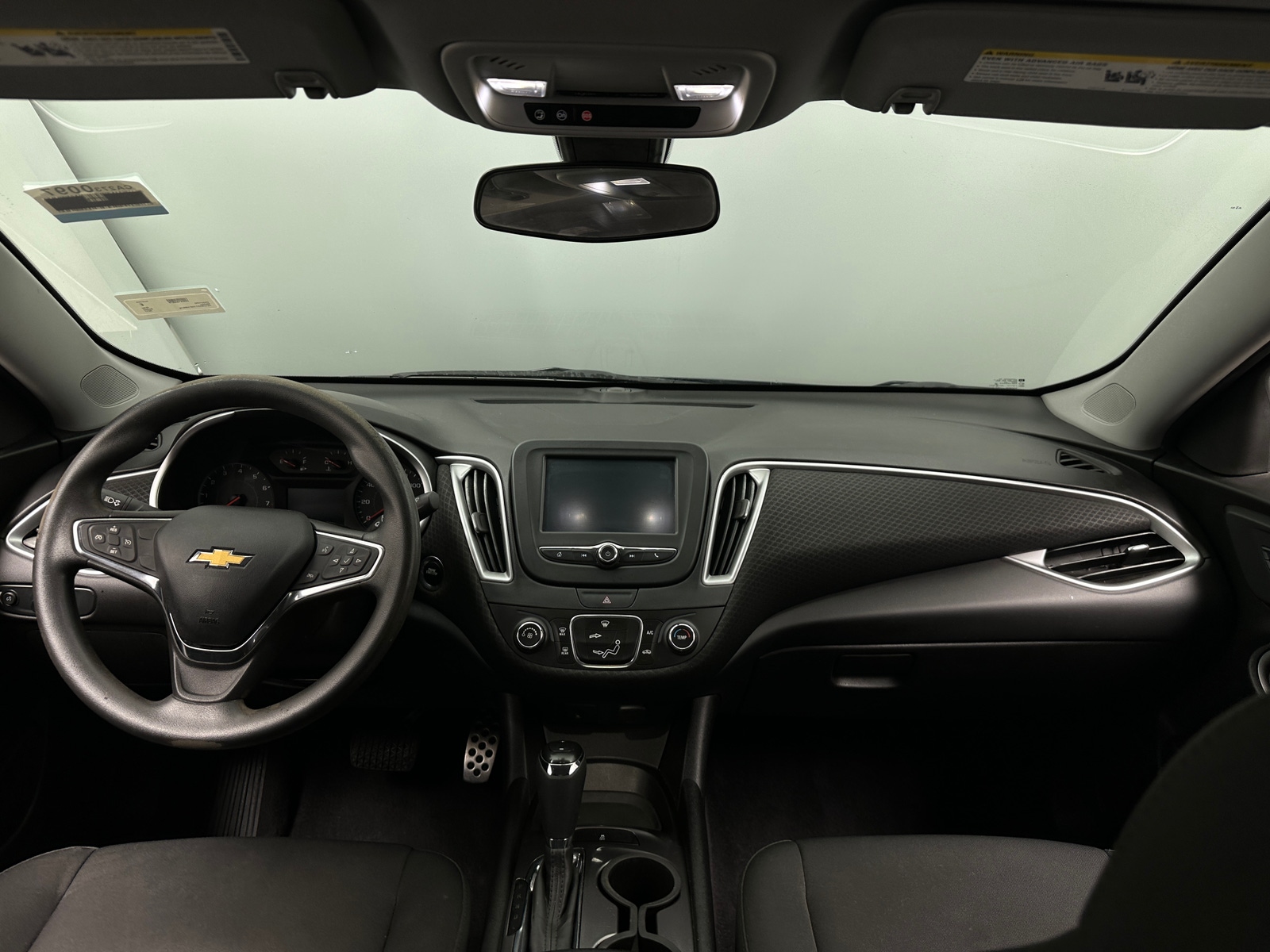 Thumbnail: 2017 Chevrolet Malibu - 3