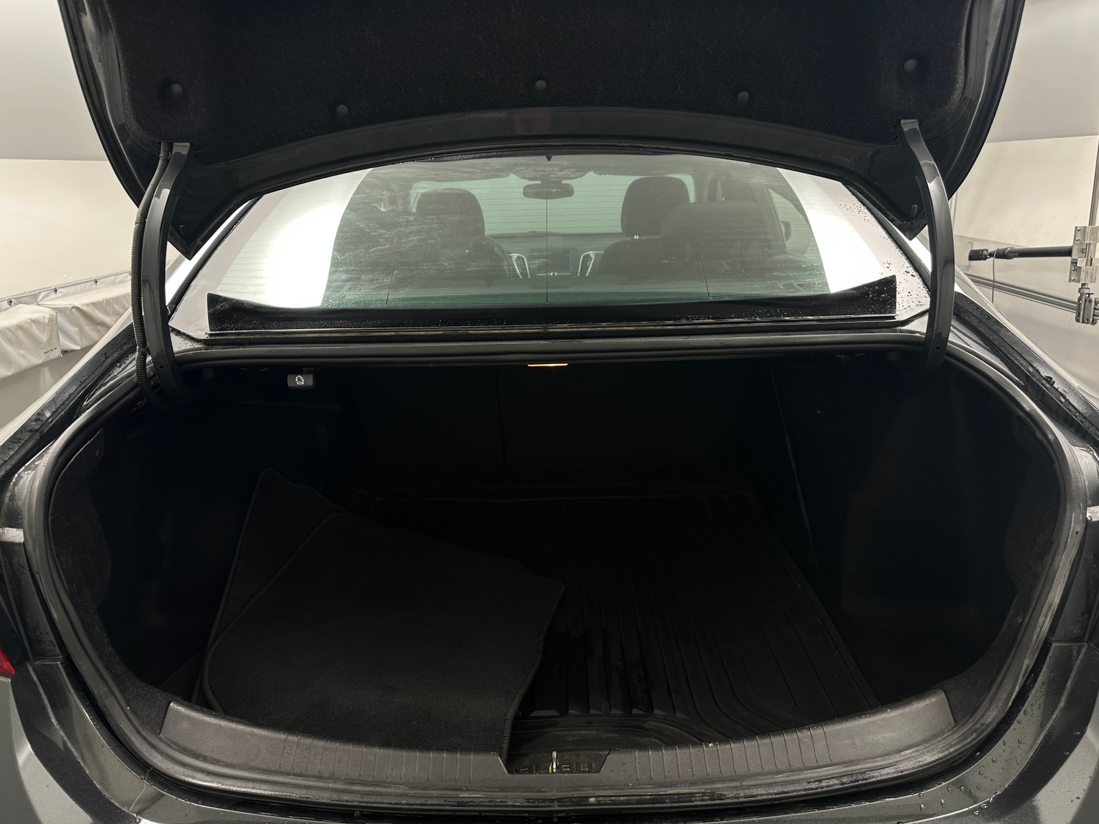 Thumbnail: 2017 Chevrolet Malibu - 7