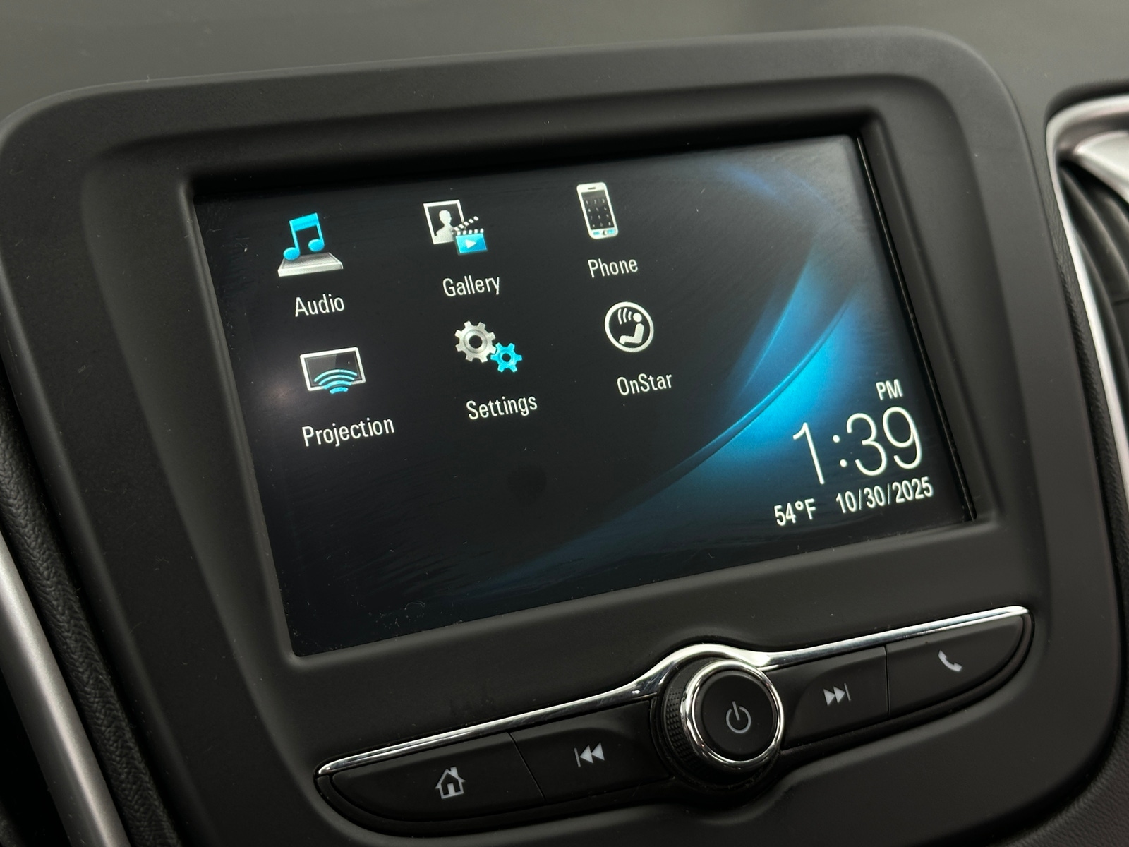 Thumbnail: 2017 Chevrolet Malibu - 4