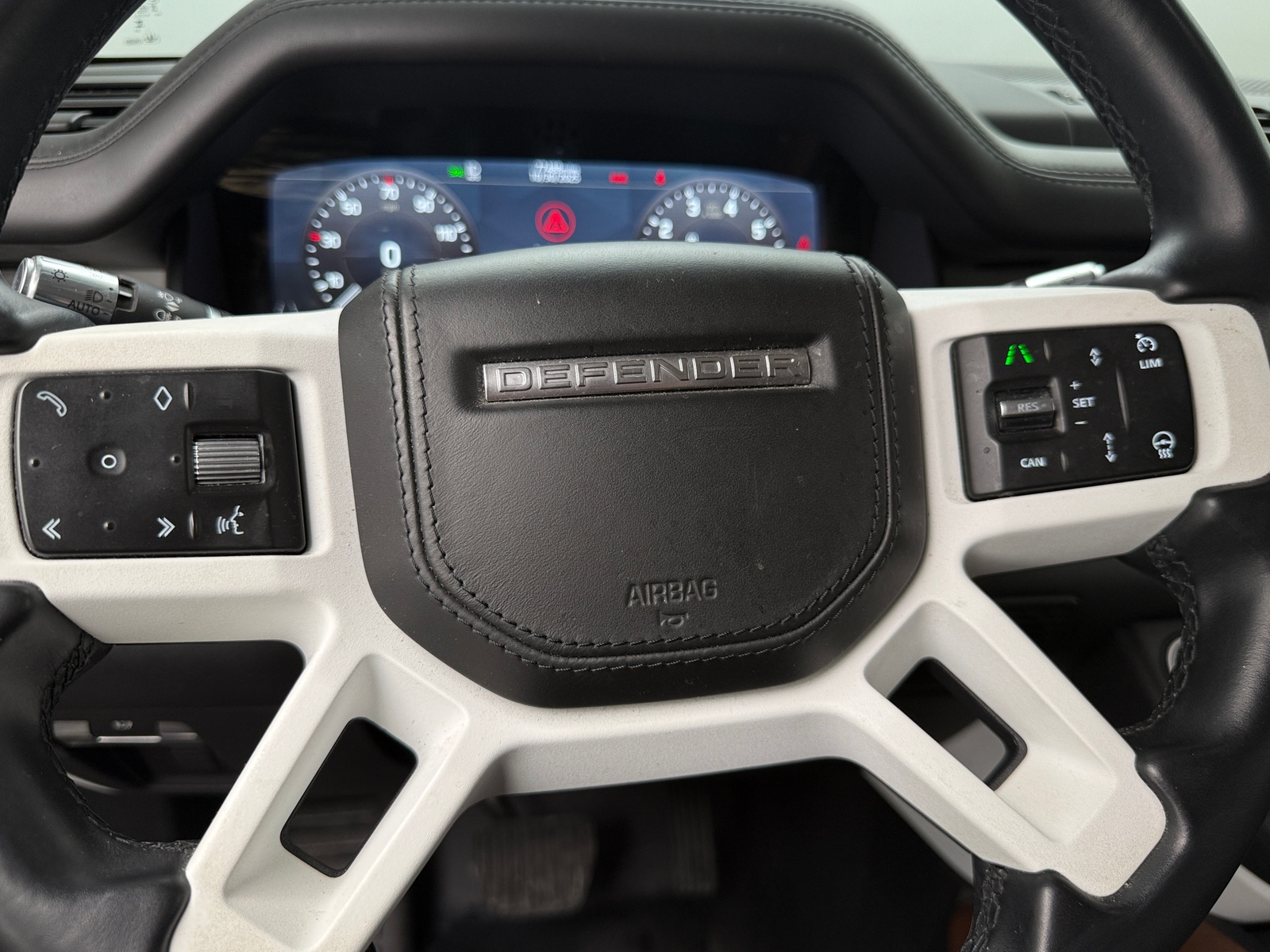 Thumbnail: 2021 Land Rover Defender - 4